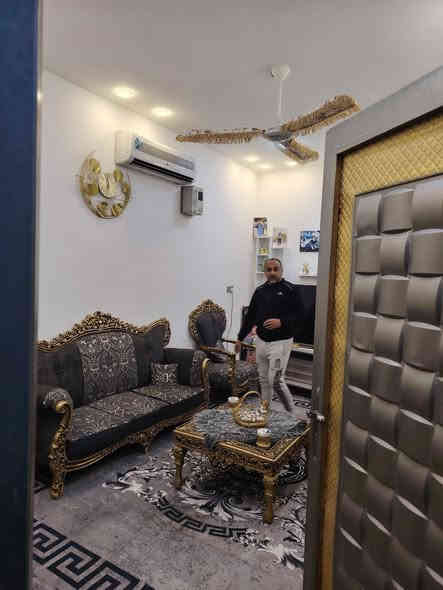 السلام عليكم يعلن مكتب الكوخ للعقار عن بيع دار  بناء درجه اولى رفت في حي العسكري قرب نزلة خيري العبد الله
المساحه 100م
الواجها 5م
النزال 20
السعر 105
مطلوب اسكان 38
تسديد شهري 200 الف
يعني تدفع 67 والباقي اقساط للإستفسار مراجعة مكتب الكوخ او الاتصال على الأرقام التاليه
***********
***********
