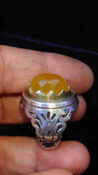 عقيق يماني طبيعي مترش صياغة يدوي السعر 55الف العنوان بغداد زعفرانية فضه 925الهاتف*********** بغداد
