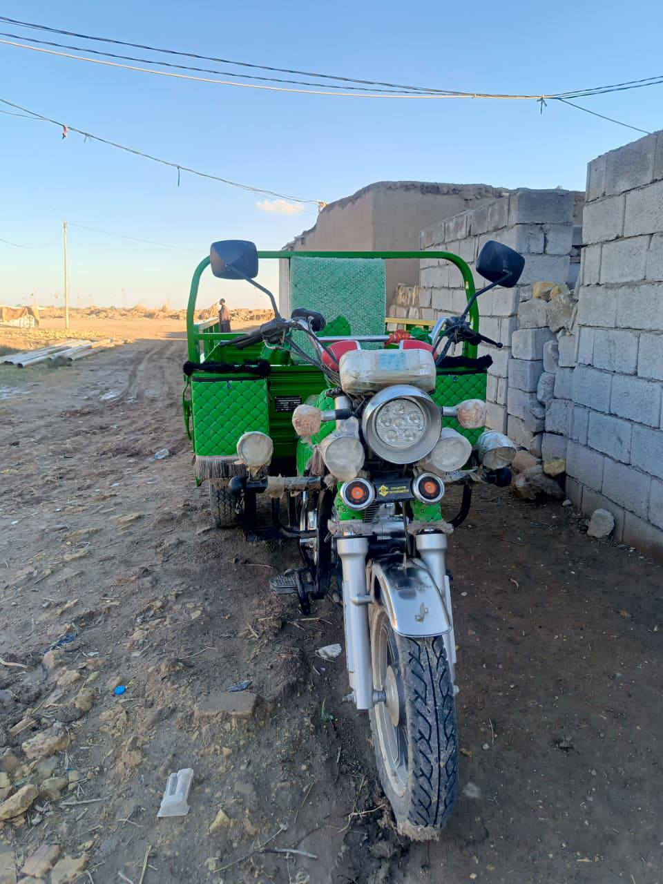 سلام عليكم ستوته للبيع صقر باب اول مكفوله موديل 2023 صار شهرين من اخذته من المعرض ومامشتغل بيه والا طالعه ابدد ستوته بعده زيرو سعر 2800 مليونين وثمنميه وبيه مجال مكانه واسط نعمانيه اني مكلف بنشر رقم راعيه ‏‪***********‬‏
