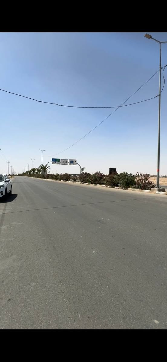 عرصه ركن تجاريه للبيع المساحه 240 متر حي المعلمين التوزيع الجديد طابو صرف مداور ثاني يوم شارع 20 السعر 50 مليون ستفسار ***********
