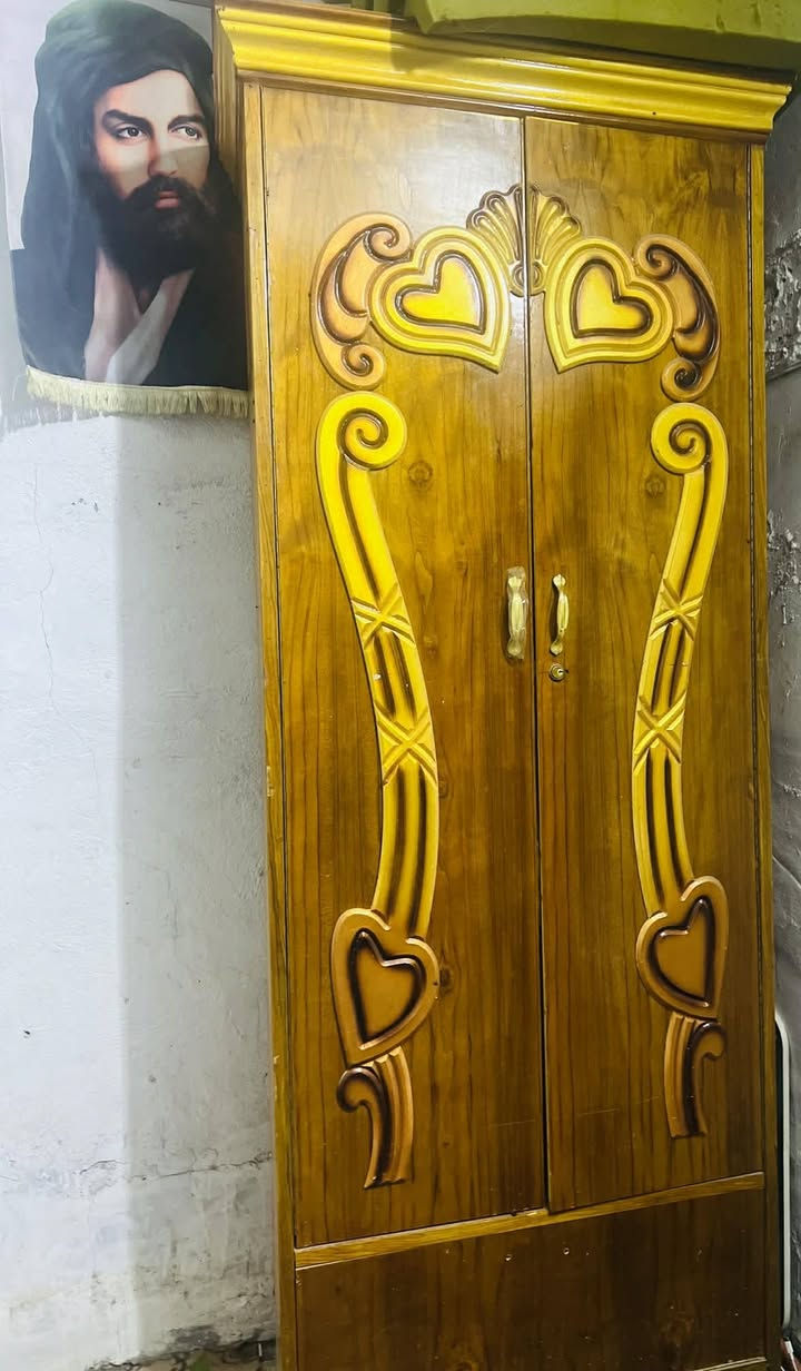 السلام عليكم غرفه نوم للبيع صاج شغل عراقي مستعمله تقريباً 3 اشهور جديده السعر 900 / استفسار حول رقم الهاتف/. *********** بي واتساب.
