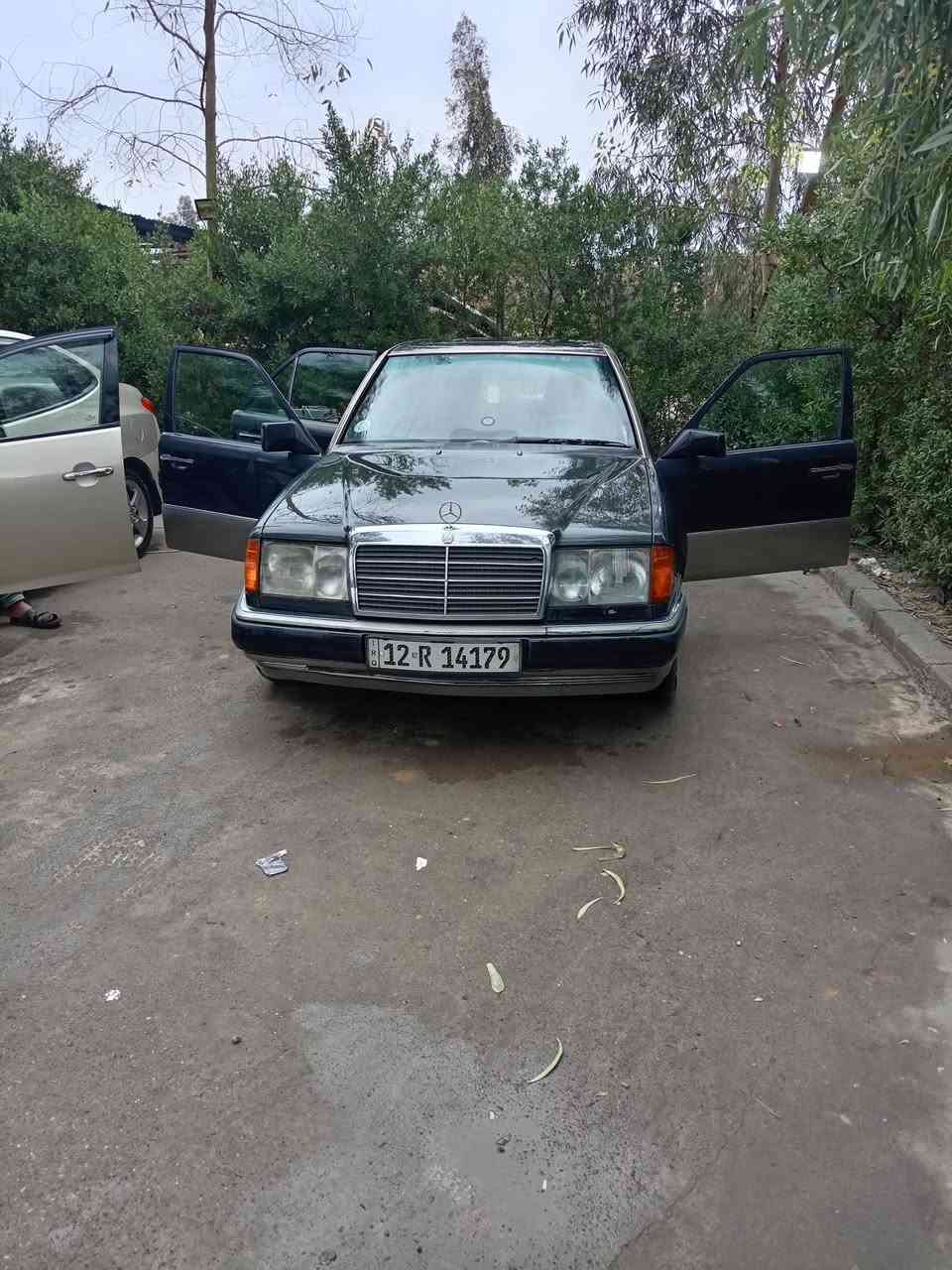 مارسدس دب موديل ١٩٩١ تبريد اصلي محرك اصلي ٤ عنكبوت مراوس مع دب محرك بطه 
محرك بطه


**إذا كنت صاحب هذا الإعلان وتريد حذفه لأي سبب، رجاءا أرسل رسالة إلى الدعم الفني**