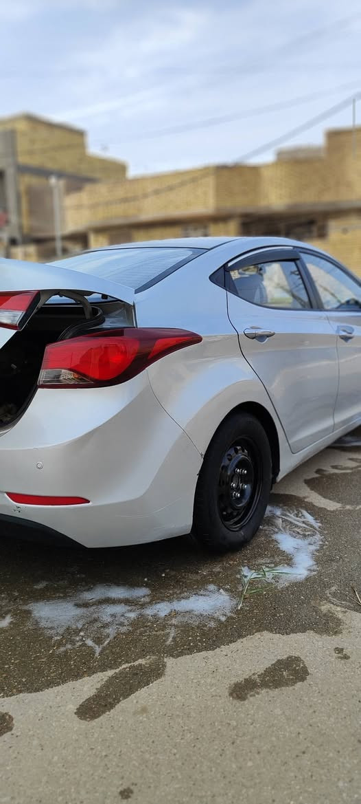 سلام عليكم الانترة مديل 2016 وارد خليجي مكينة 1800 سيارة حرة مداور ثاني يوم 
 بيها ضربة بل جاملغ الامامي جهة السايق و راجع بارد و الجاملغ الخلفي بي ضربة و مصلح غير هاذا الحجي سيارة كفاله بيها منضومة غاز و مكينة ناعمة وخير من الله حدادية تخم تاير جديد سيارة جاهزه ما ناقصها كلشي... للبيع فقط سعر 118 مجال جدآ بسيط  ***********
