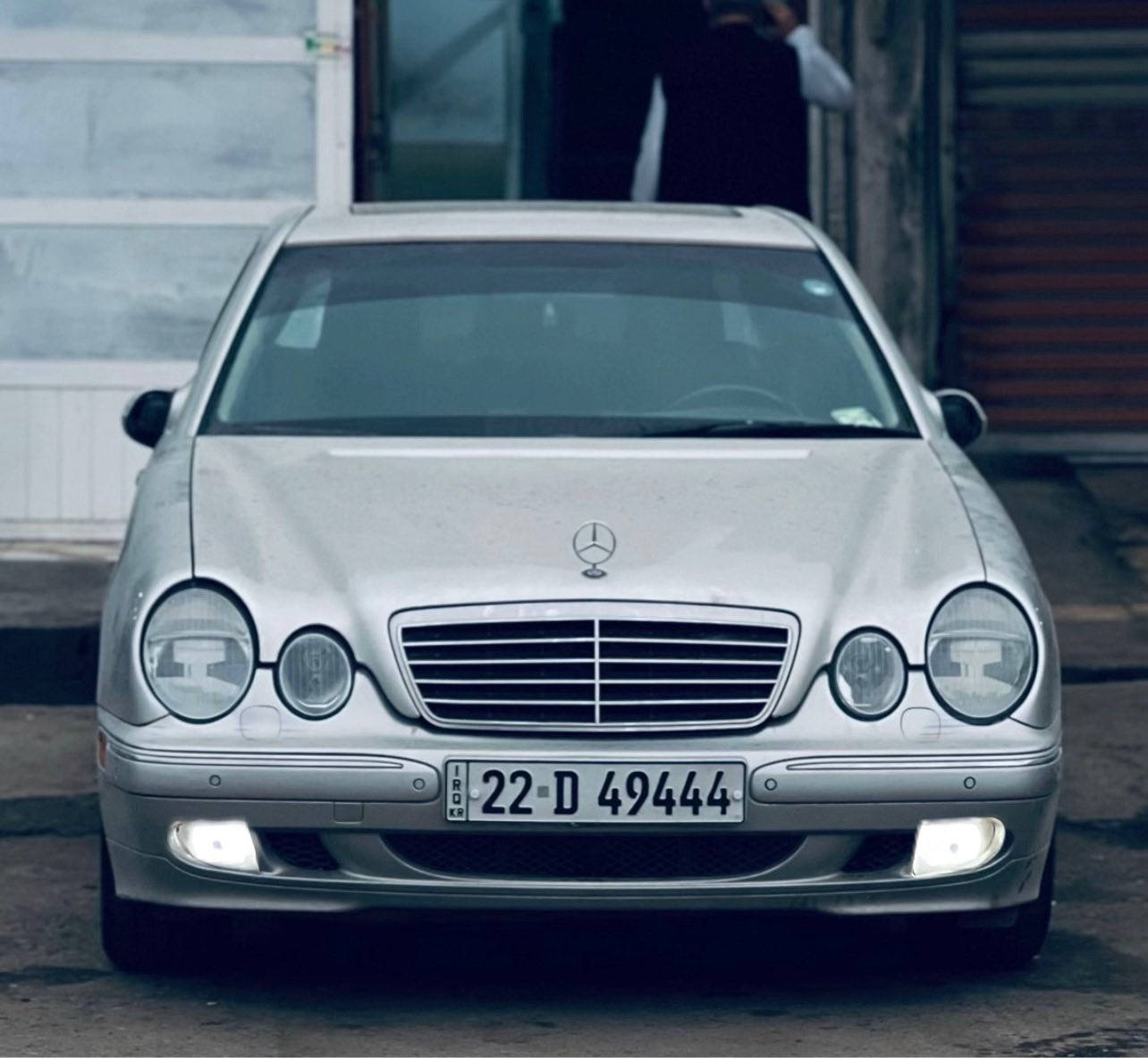 سةلام و عليكم مارسيديس E320 2001 بوياغ عزام بؤجوانى هةموو گيانى بةشةرت  فول مواصفات پةردة حه ساس  ئاوينة شةفت سلايت كوشين جلد   سعرى ١٤٥ مةعامةلةكى كةم لةگةل ريزم***********
