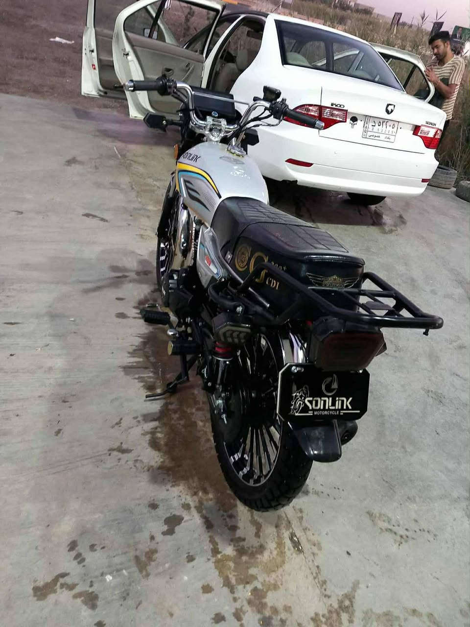 دراجة سيفان سونك الاصلي موديل 25 دراجه جديده وحلوه وخير من الله محرك مكفول دراجه أي نقص مابيها أوراق كامله+ شراي يراسني خاص أو يتصل عل رقم *********** المو شراي لايتعبني ولحد ينطي سعر من يمه تره يسمع كلام محلو وتحياتي للجميع ✨🌷
