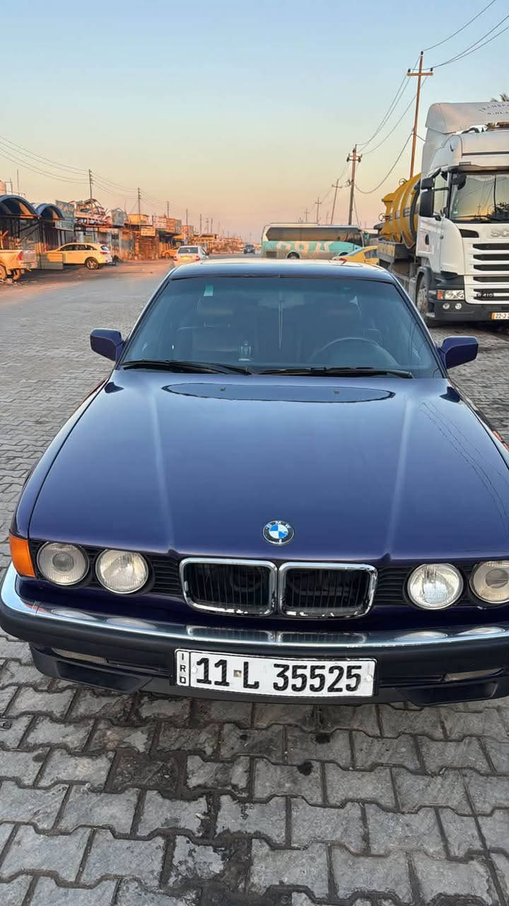 السلام عليكم (Bmw 1993 730 V8)
للبيع (Bmw 1993 730 V8) سياره فول مواصفات وجاهزه كل نقص مابيه سياره دبل جام دبل ارباك دبل جكمجه كشنات جلد كهرباء تبريد ثلاجه كير مكينه بشرط صدر امامي خلفي ب الكارتون تخم تاير مصبوغه عام اثر جراد لا ضربه ولا طخه وصوره قبل الصبغ موجودة
 دعاميه اماميه ام البواقه  رقم بغداد انكليزي ب اسمي شرط التحويل 
السياره جديدة كلش ونضيفه وبالحقيقه بعد احلا وجاهزة ربع ما تصرف عليه   والسعر 70 وبيه مجال بسيط 

للاستفسار ( *********** ) 
مكان السيارة واسط الكوت
