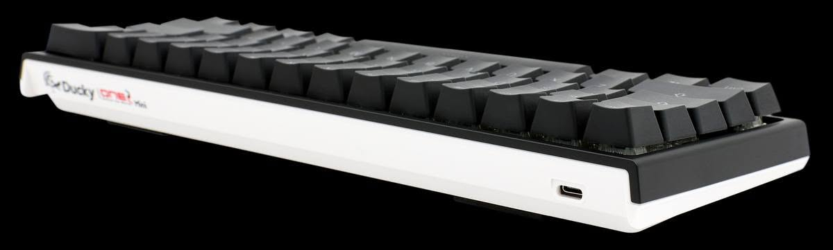 كيبورد Ducky One 2 Mini Mechanical keyboard
الحجم: 60% 
لون السوجات: cherry brown 
منفذ التوصيل: USB TYPE-C
ازرار اضافية بالون الاصفر 
السعر: 65الف مع التوصيل


**إذا كنت صاحب هذا الإعلان وتريد حذفه لأي سبب، رجاءا أرسل رسالة إلى الدعم الفني**