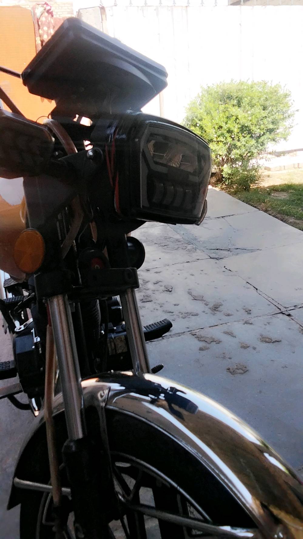 سونك 2025جديدة 5كير
مكينة 200👍🏻
دشبول شاشة كبيرة جداً موضح بل صورة
دراجة كاملة كم شغلة ترتيبها اشايرة يسرة الورة طافية وكدر اسويها الك وبعد كم شغلة بسيطات كلش 
اخذتها قبل اسبوع وحتاجيت 
مكان الحسينية سعرها 700
***********وتساب