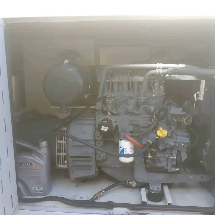 مولد دويز اسكوت كاتم 15كيفي
سعر 20ورقة . ه.***********
