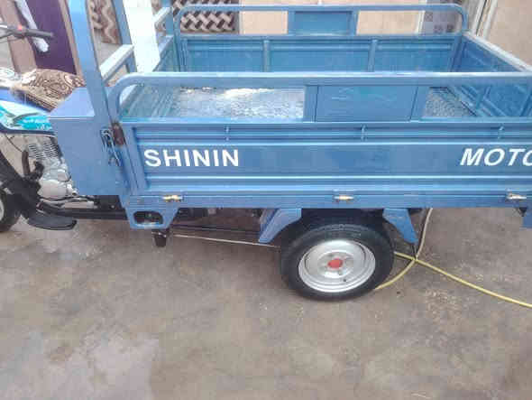 السلام عليكم ستوته للبيع موديل 23 ستوته حلوه وجاهزه كهرباء شغاله مقفوله شاصي ورقبه رقم ولوحاتها موجوده السعر 2500 وبيها مجال
*********** + موجود واتساب 
العنوان كربلاء شهداء الملحق قرب مستشفى الكفيل
