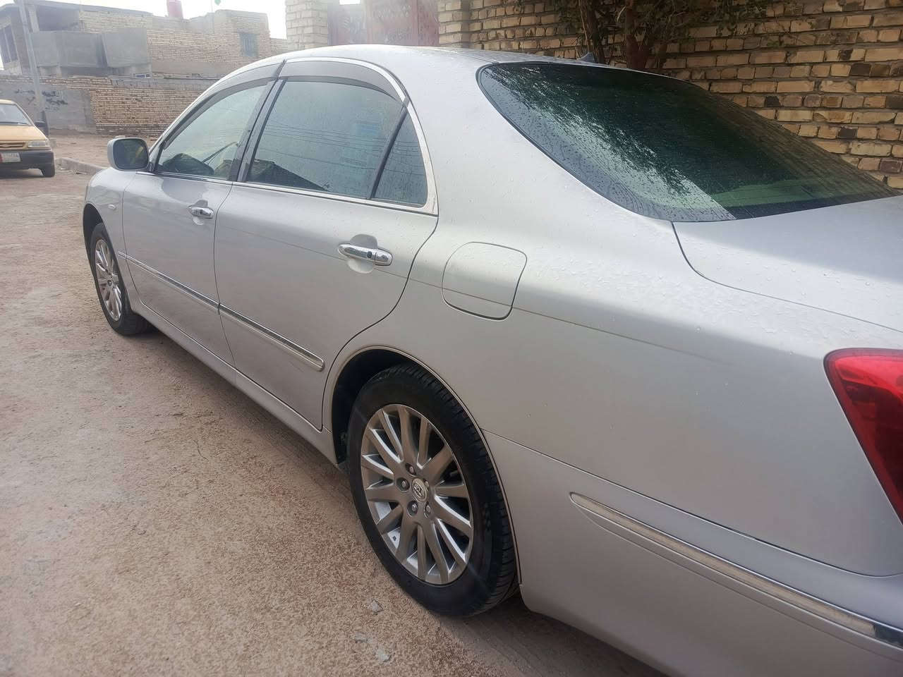 سلام عليكم ماجستا دوات دوات كصة جنطه فول موصفات عدا لفتحه موديل 2007 متومه رقم سنويه طبق شاصي سياره جاهزه جديده تبريد تدفئه مكينه كير حداديه تخم تاير سياره جاهزه مانقصه شي سياره مرتبه حلوه مال جناي 
العنوان ميسان كميت السعر 40 وبيه مجال شراي يتصل ***********
