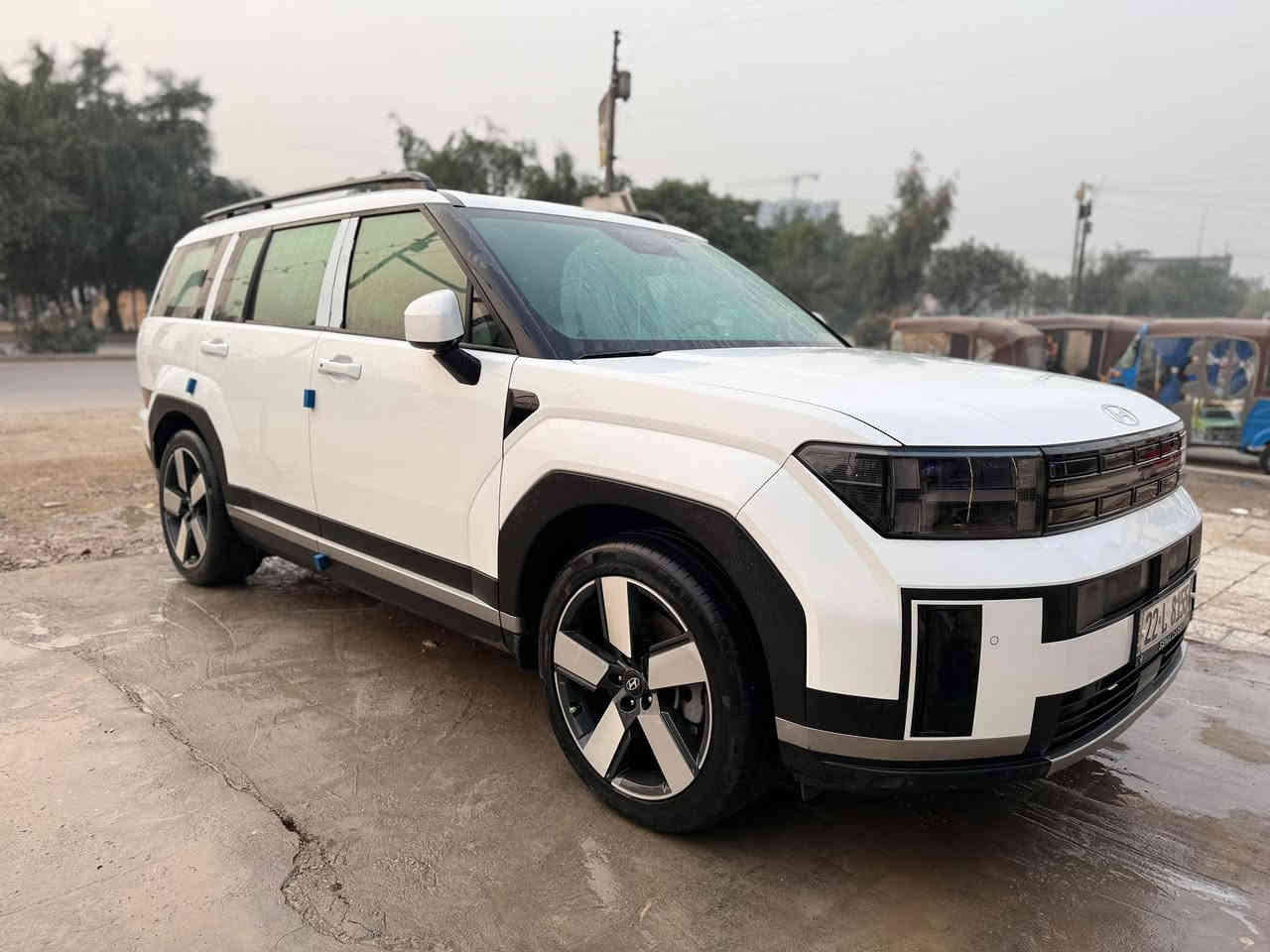 سنتافيه 2024 خليجي فولل مواصفات خليجي مكفوله من دعاميه ال دعاميه 
Hyundai Santa Fe 2024

✅ المواصفات:  

SUV عائلية راقية ومجهزة بالكامل! 🚙🔥
للبيع هيونداي سنتافي 2024 زيرو، 
وارد خليجي وكالة، متوفرة الآن 
🔹 المواصفات الأساسية:
✅ الموديل: 2024
✅ المحرك: 2500cc تيربو – قوة وأداء اقتصادي 💪
✅ ناقل الحركة: أوتوماتيكي 8 سرعات سلس ⚙️
✅ نظام الدفع: أمامي / متوفر دفع رباعي حسب الفئة
✅ اللون: أبيض ناصع 🤍
✅ عدد الركاب: 7 مقاعد – عائلية بامتياز 🛋️
✅ الحالة: زيرو (جديدة بالكامل)
✅ الضمان: وكالة
🔹 المواصفات الإضافية:
✨ شاشة وسطية 12.3 إنش + نظام Apple CarPlay & Android Auto 🎶
✨ كاميرا خلفية + حساسات أمامية وخلفية لسهولة الركن 📸
✨ مكيف هواء أوتوماتيكي ثلاثي المناطق ❄️🔥
✨ مصابيح LED أمامية وخلفية مع إضاءة نهارية 💡
✨ فتحة سقف بانورامية واسعة 🌞
✨ مقاعد جلدية بتحكم كهربائي + تدفئة وتبريد 🛋️
✨ أنظمة أمان متطورة: رادار أمامي – فرامل طوارئ – تحذير من النقطة العمياء 🛡️
✨ جنوط رياضية مقاس 18 إنش 🏎️

رقم الهاتف ***********
السعر 275$ بيهه مجال 

مكان بغداد السيديه
