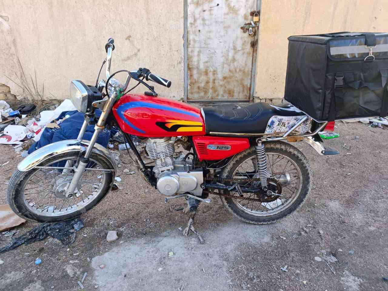 السلام عليكم دراجه للبيع اوراق اصولي مكينه شلامجه مستعجل ع بيع 600قفل/*********** مو شراي لايخابر
