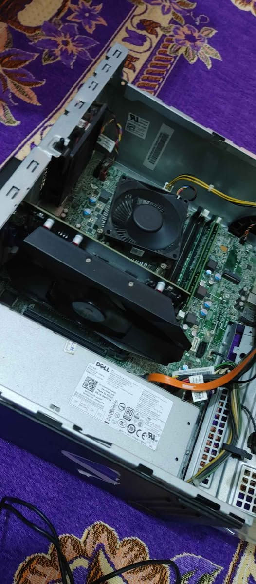 سلام عليكم كيس سستم نوع DELL / 7040
معالج كوراي 5 جيل سادس رام 8 DDR4 وتكدر زيدة
كرت شاشه نوع اي ام دي 4 كيكه  نقص هارد فقط ويرهم شدلهه هارد ام دوت تو  باقي تفاصيل بصور 
سعر 150 مكاني بغداد زعفرانية 
***********بي واتساب او اتصال بغداد, العراق
