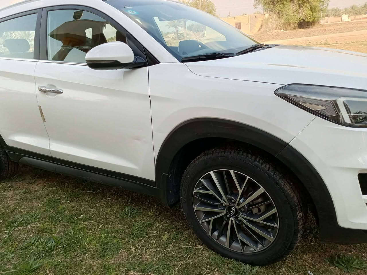 توسان 2020 خليجي رقم بغداد باسمي شخصياً
السياره مكفوله من كلشي من الصبغ والبارد والتبديل ماعدى رصعه بباب الصدر تقريبا اصبعين وشخط صغير
السيارة فول 
خمس عدسات
كشنات كهرباء
شباك لكزز
كشنات جلد لونين
تبريد ثلج❄
حداديه جديده تراي زيرو
كير محرك عالشركه
مكان السياره بابل للاستفسار الاتصال على الرقم ***********
