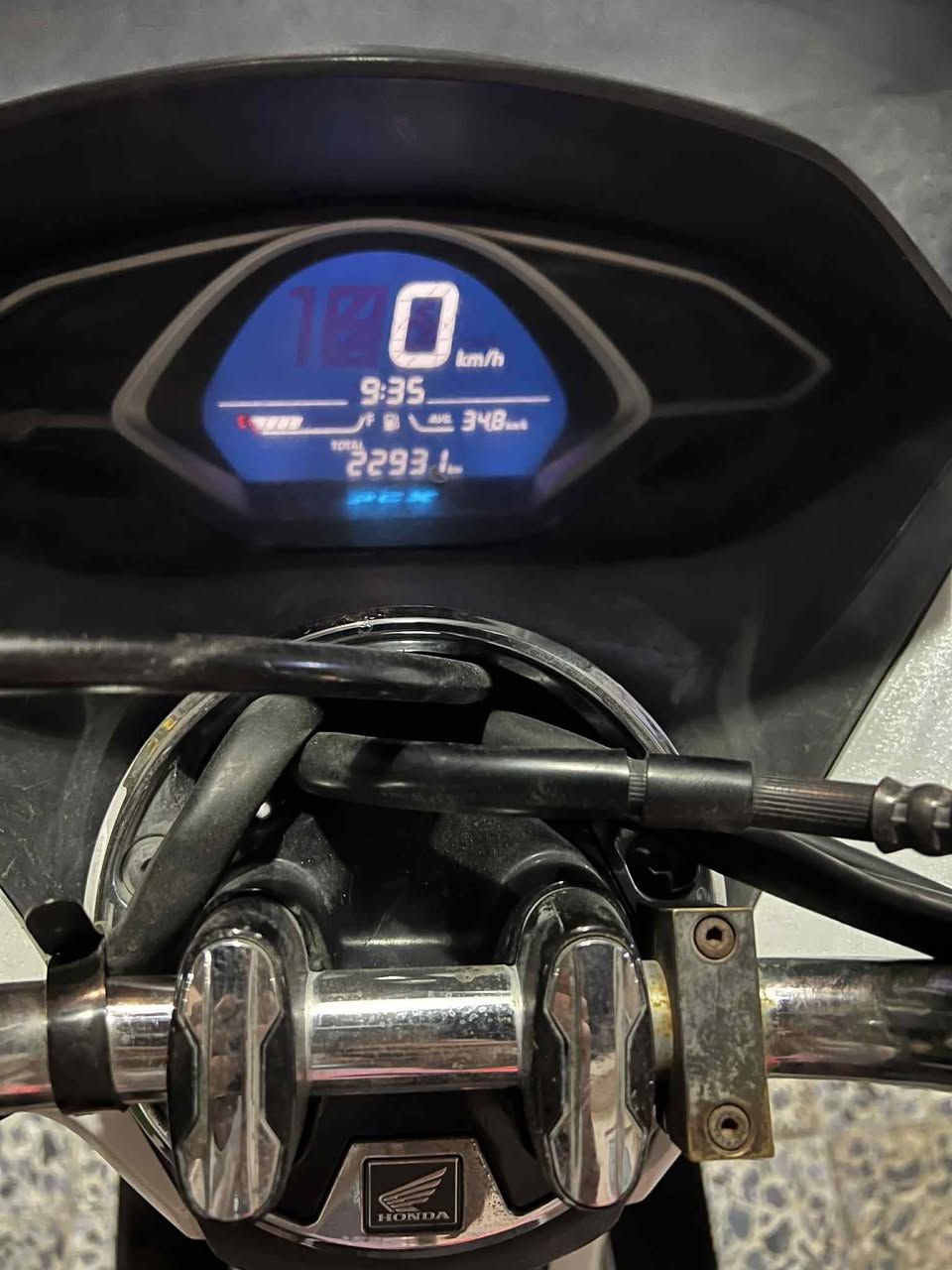 Pcx جيل ثالث ماشيه ٢٣ مكفوله كفاله عامه السعر ١٥$. وبيها مجال الشراي يتصل ***********. مكاني علي الصالح مقابل الطوبجي
