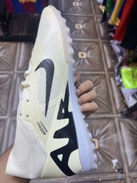 مقاس ٤٣ • أصلي • توصيل