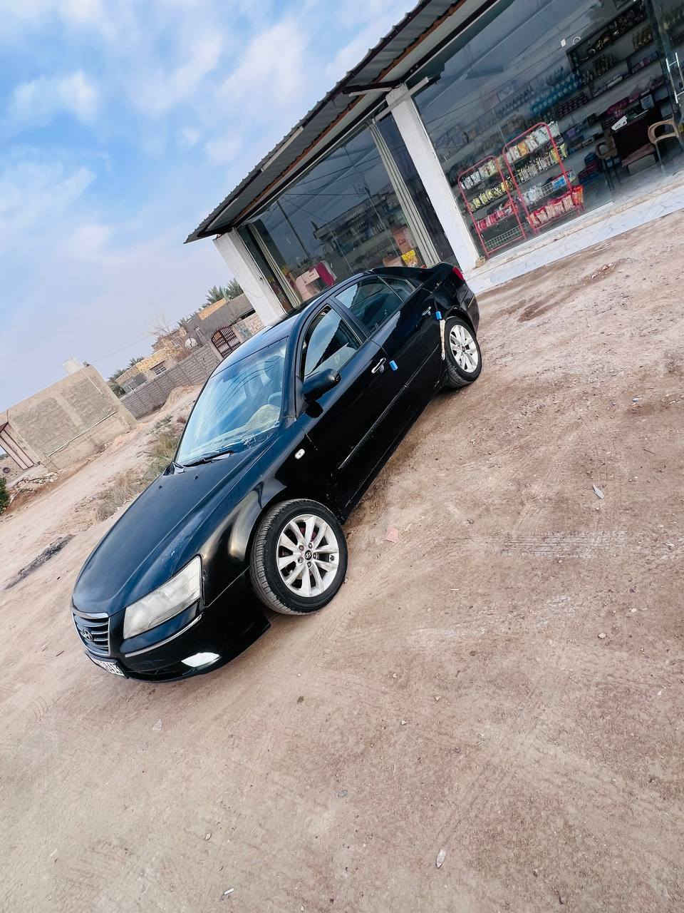 السلام عليكم 
هونداي سوناتا 2010 
  مكينه 2000 
رقم اربيل دولي تحولي او وكالئ
  بيه ( بيه جاملغ خلفي صبغ بدون دواخل وبيه جراد بلبنيد  )
سياره حلوه وحاهزه مال جناي 
    السعر ( 85 ) وبيه مجال 
الشراي يتصل *********** 
           الخاص مغلق بدون حراج
