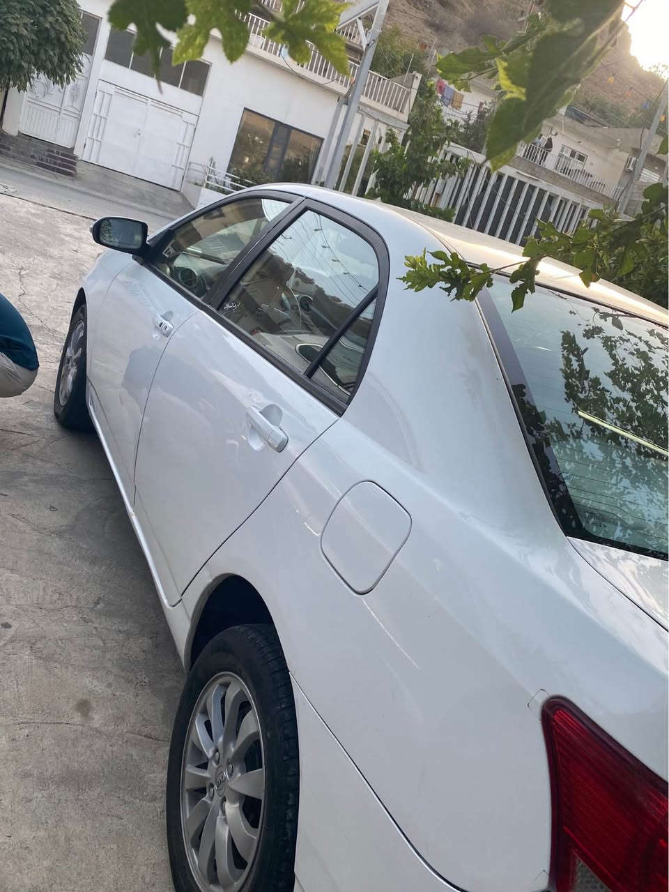 سيارة BYD مكينة 1600 بلادي كير بلادي اوتوماتيك
موديل 2014 
ماشية 155233
المواصفات فتحة + بصمة +بصمات ابواب+جنطه
اشاير بلمري + لايت ابيض نهار بليل
حادثهه بنيد 
السيارة تبريد خير من الله 
راديتر جديد دهن جديد 
صدر امامي جديد 
رقم سليمانية جديد دينار غرامة ماعليهه 
سنوية تنتهي 2029 
السيارة ب اسمي تريد تحويل تريد وكالة 
مكاني / بغداد
السعر //// 60 ورقه وبيهه. مجال للشراي +السياره بيهه سونار 
للاستفسار اتصال او واتساب *********** أربيل, العراق
