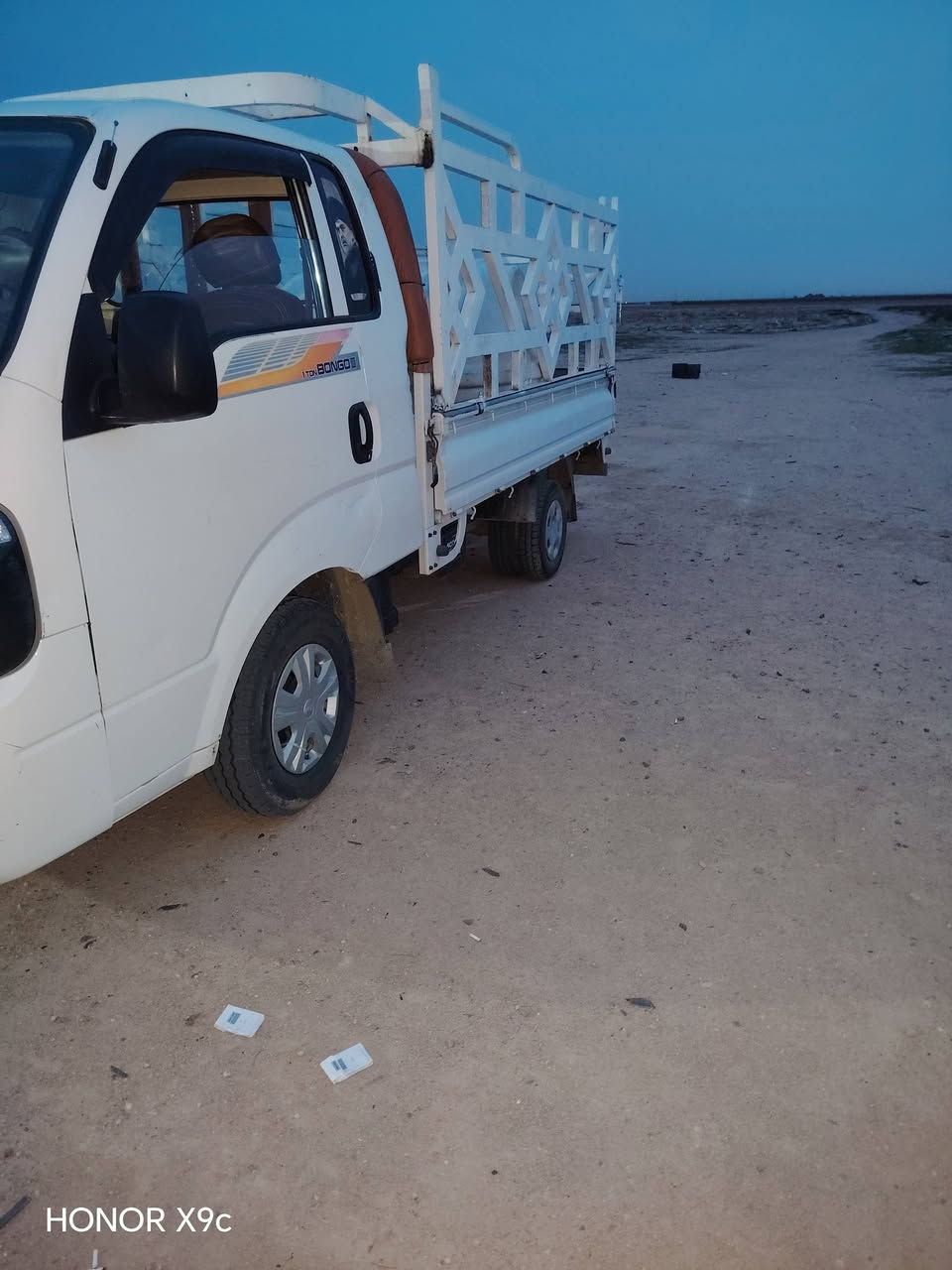 سياره كيا 2017 سياره نظيفه مقفوله كفاله عامه من كل عيب ومن كل ضربه سياره نظيفه مكني نجف لتوصل ***********
