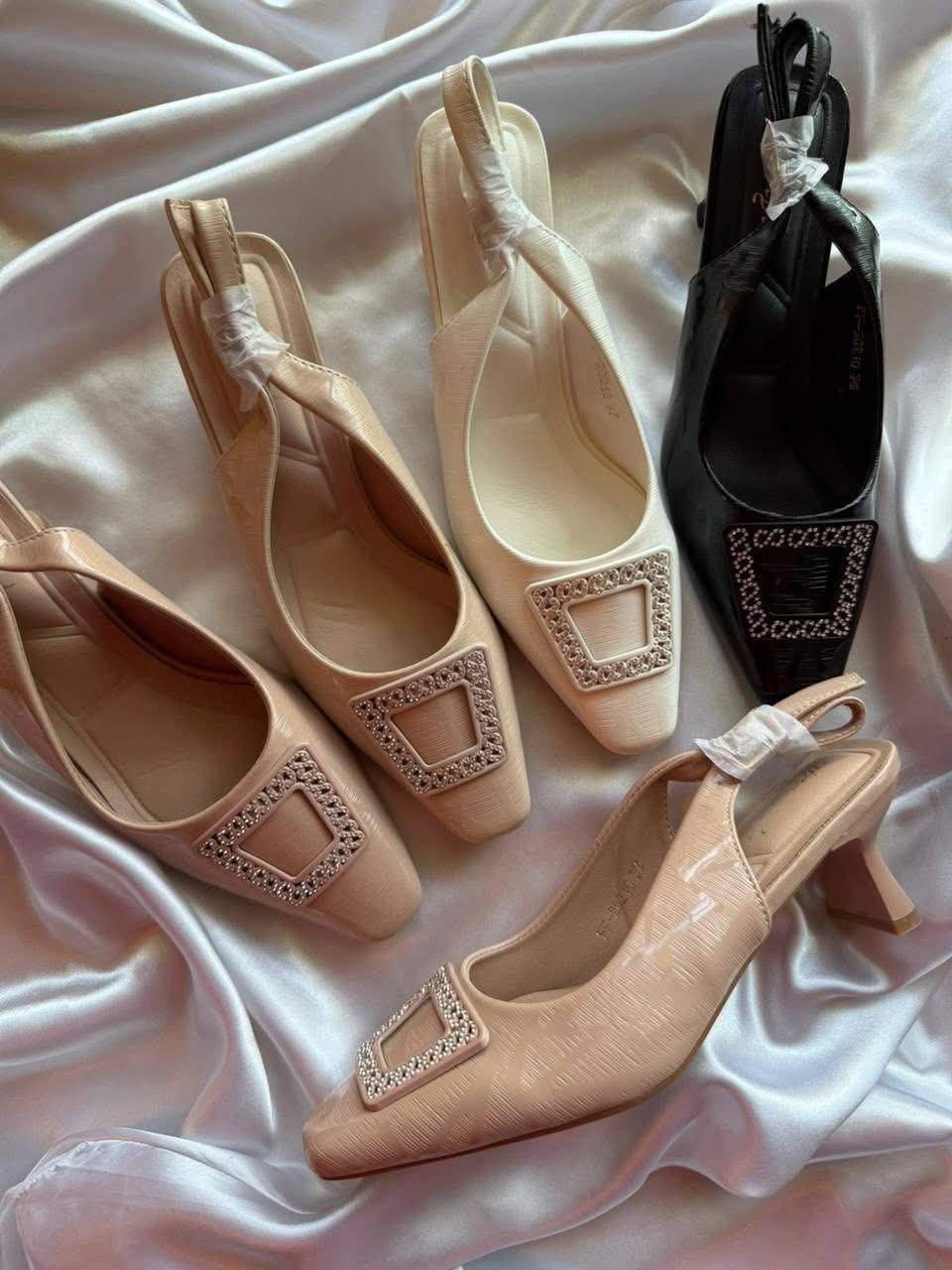 القياسات  من 37 إلى 41 🌹
خدمة توصيل متوفرة 🚚🚗


**إذا كنت صاحب هذا الإعلان وتريد حذفه لأي سبب، رجاءا أرسل رسالة إلى الدعم الفني**