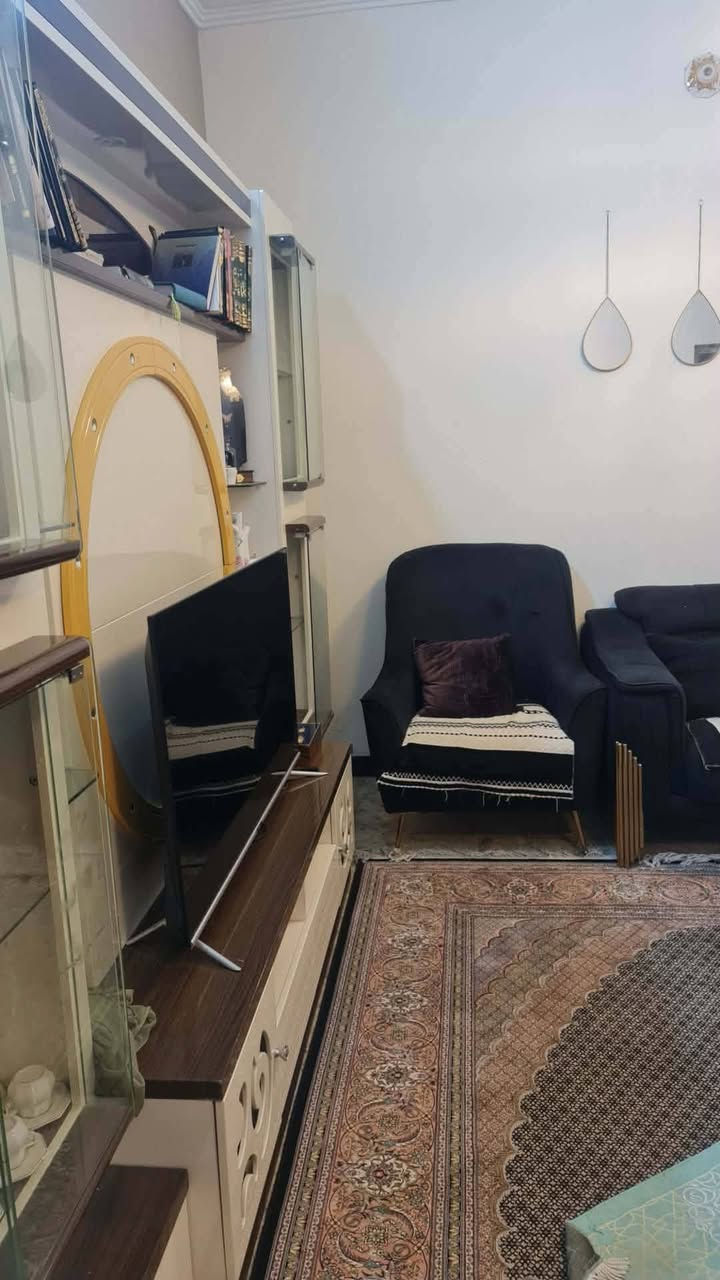 🏡 بيت للبيع – حي الصحة / فرع أبو النسر

📐 المساحة: 100 متر
📜 السند: طابو زراعي – سند 25
🏗️ البناء: حديث – طابقين
📏 عرض الشارع: 8 متر
📏 الواجهة: 7.5 متر

🔹 تفاصيل الطابق الأول:
• غرفة نوم
• هول
• استقبال
• مطبخ
• كليدور
• مناور عدد 2
• صحيات داخلية وخارجية

🔹 تفاصيل الطابق الثاني:
• غرفة كبيرة مع سويت
• مخزن خارج السطح

📍 الموقع: حي الصحة – فرع أبو النسر

📩 للتفاصيل أكثر تواصل:
📞 ***********
📞 ***********

📍 زيارة المكتب: الخسروية قرب الشؤون مقابل ثانوية المتنبي

♻️ #موقع_مميز_جدا
🏢 #عقار #عقارات_العراق
🔥 #ترند #اكسبلور
