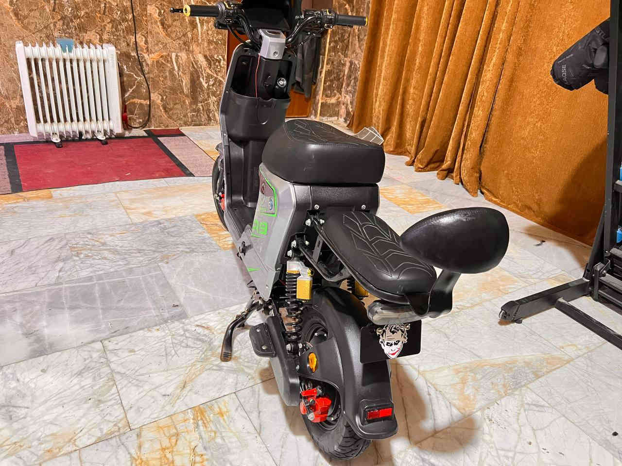 سلام عليكم دراجه R9 للبيع
دراجه ما بيه نقص برقي كامله من كلشي

بطاريات32 مكاني الهارثه رقمي *********** سعر450 وبي مجال
