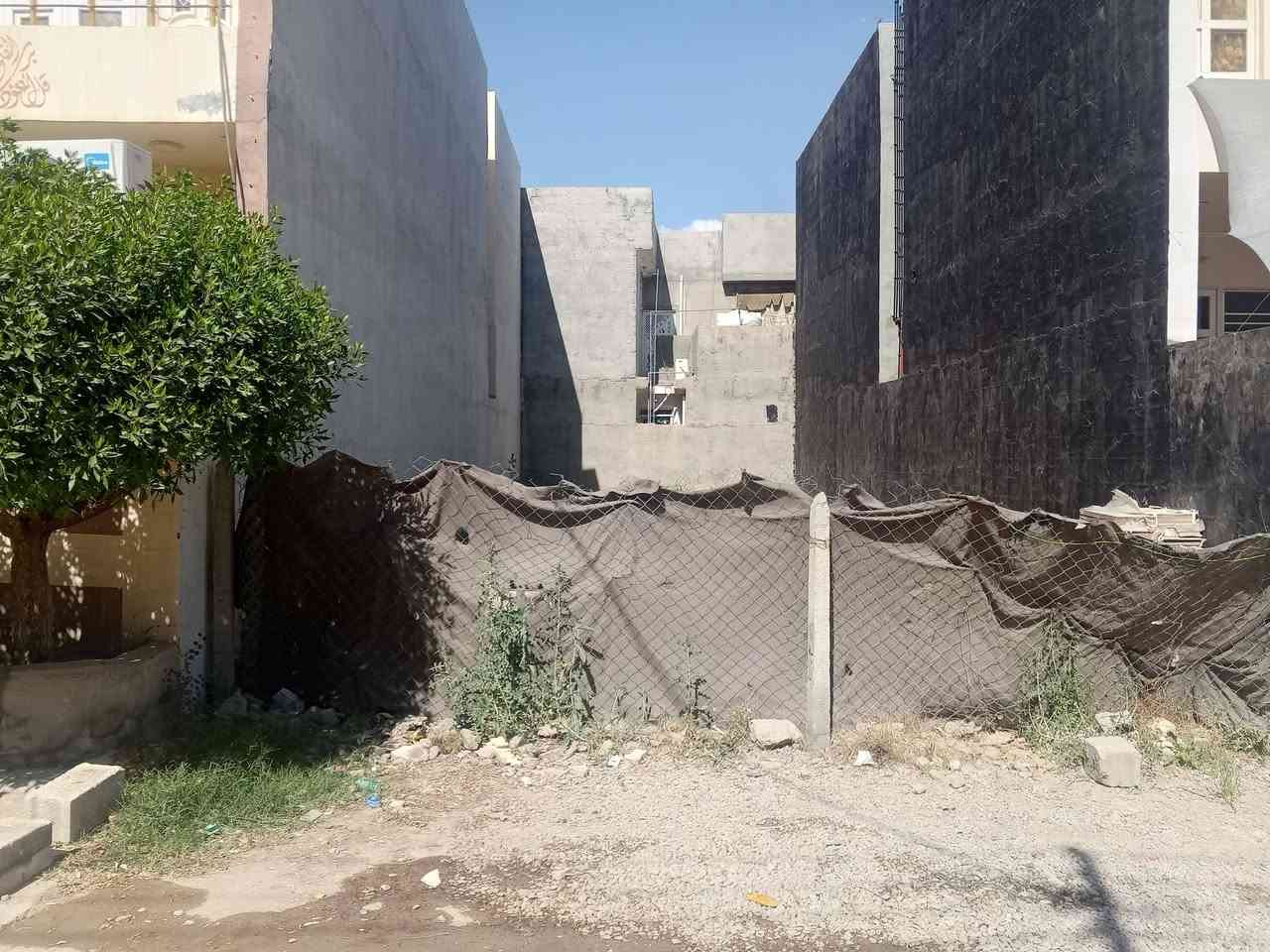 سلام عليكم قطعه ارض للبيع🌹 المساحه 140
الوجه 7م
النزال 20🌹
متوفر  كافه الخدمات🌹
عنوان الأرض!!👇
بعقوبة دور الزراعة الثانيه 
السعر 55مليون او بيها مجال بصيط💲💲💲🔥🔥
الاستفسار عل خاص او الأتصال على الرقم 👇
***********
