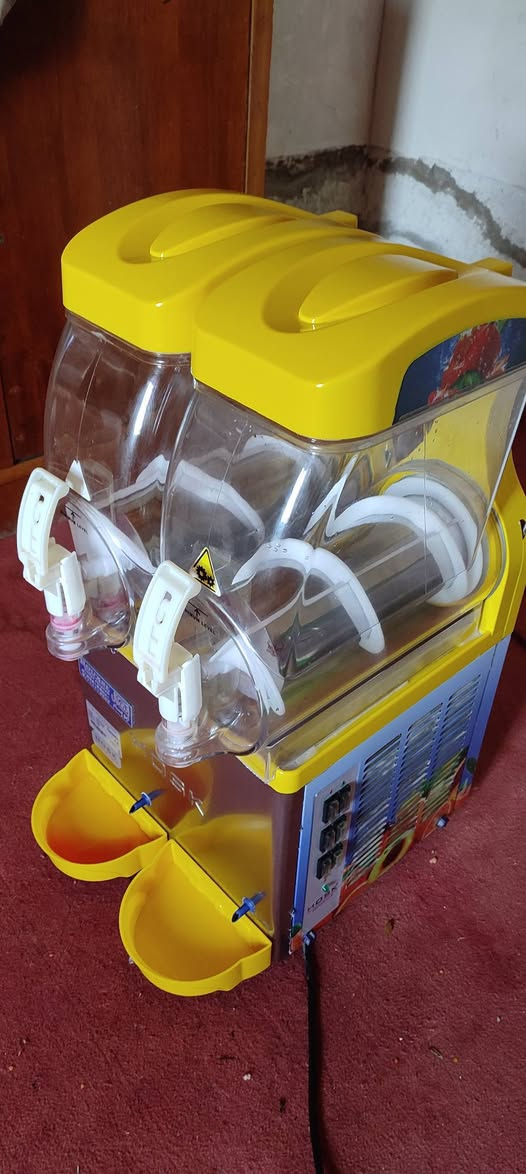 سلام عليكم
جهاز ازبري و حوضين عصائر السعه 50لتر حيل نظيفات مكاني حله سده الهنديه السعر مليون و200. وبيها مجال 

الرقم.***********
