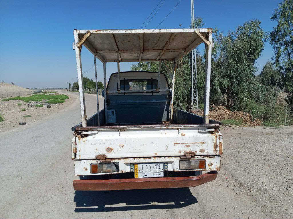 سياره ليفان حمل
رقم القادسيه 
سياره جاهزه من كلشي 
سعرها ٢٧وببها مجال بسيط 
العنوان الديوانيه
***********

