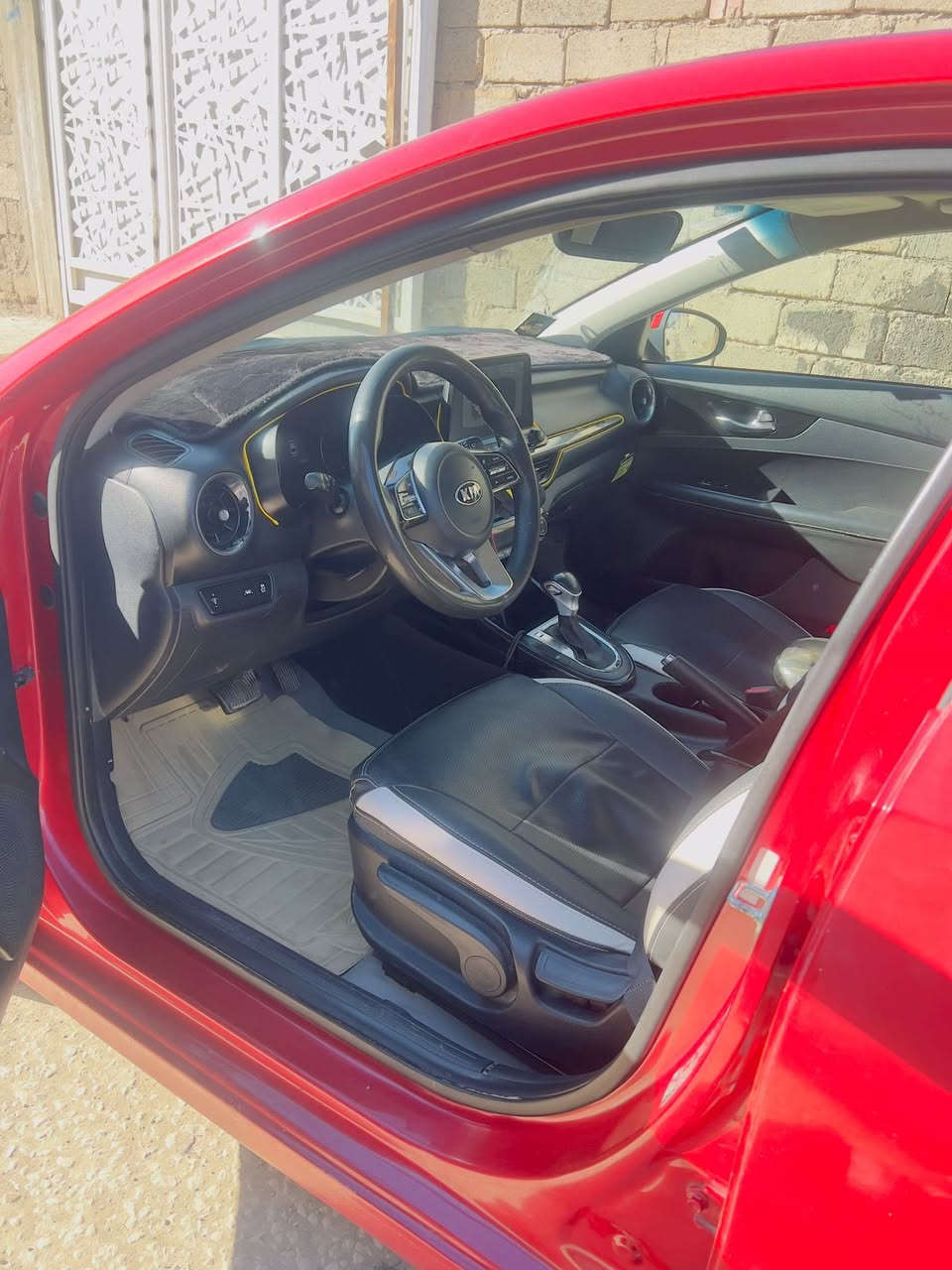 سلام عليكم سيارة فورتي موديل 2019سيارة نضيفة بسمي سنوية جديدة كير AT سيارة بنورامة ممشة سيارة 107 سعر سيارة 127وبيه مجال  وصور الحادث داخل صور مكانه بغداد 
رقم تواصل  ***********
