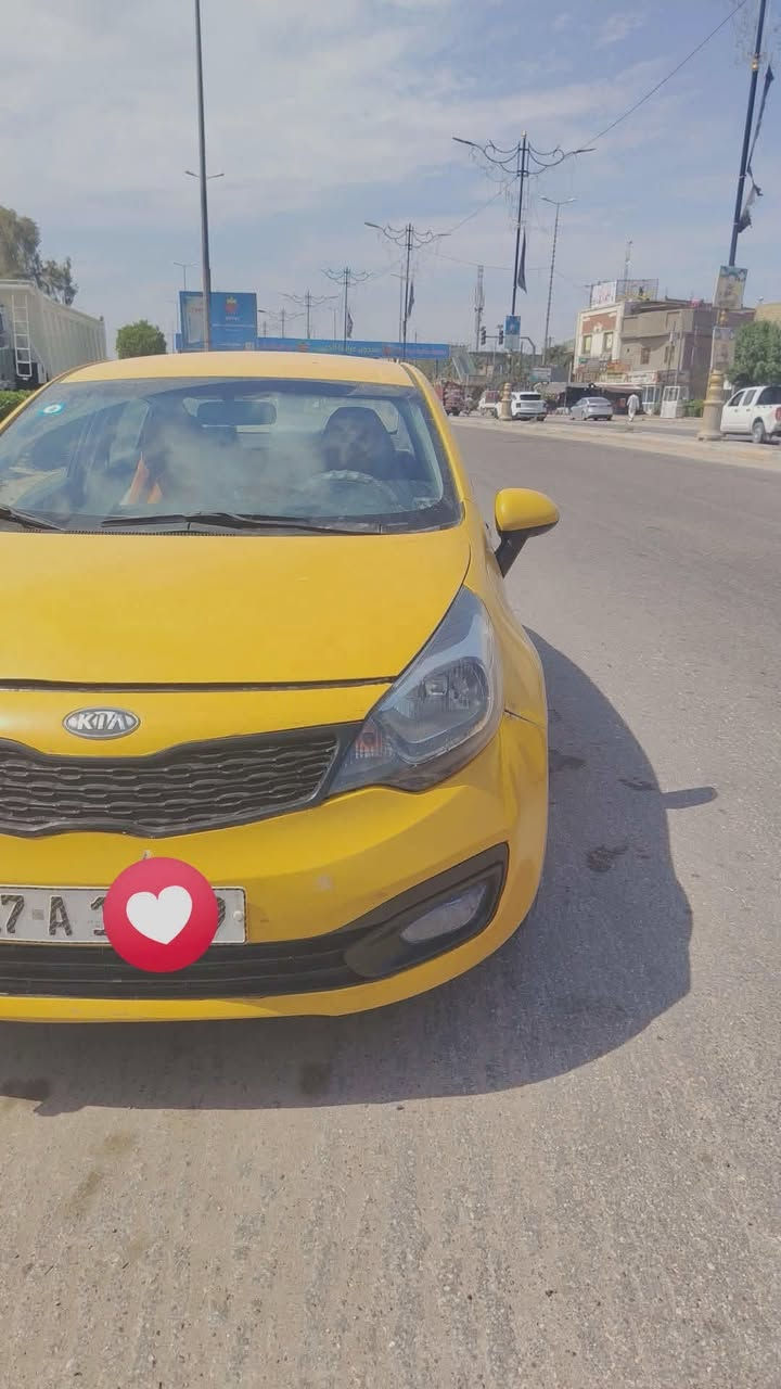 السلام عليكم، كيا ريو موديل 12 خليجي مكينة 1600 شرط نظيفة ، كير اوتوماتيك جديد ، كهربائيات كلهه شغاله، حدادية زينه، سيارة جاهزه، رقم مثنى انكليزي جديد، سنوية جديده، مداور ثاني يوم، تبريد نقص صونده وغاز، السعر 77 مع المجال، سياره نظيفة، بيهه جاملغ امامي أيسر مبدل، بدون دواخل شرط، والباقي كله قطعة وحدة بلادي، للاستفسار الاتصال على الرقم ***********.
