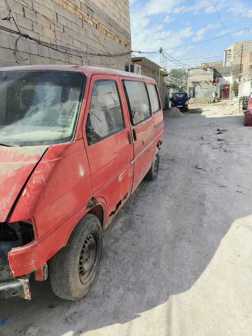 فولكس واكن ترانسبورتر موديل 1994راعيها موجود الوجه مالتها موجود سعرها مليونين وبيها مجال مكان نجف ***********
