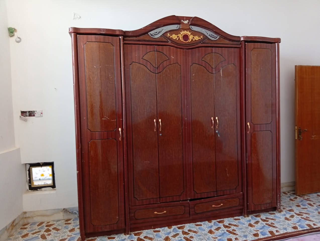 السلام عليكم
غرفه ماليزيه للبيع 
سعره 250
مكانه رمادي تأميم 
للاستفسار الاتصال على الرقم 
***********
