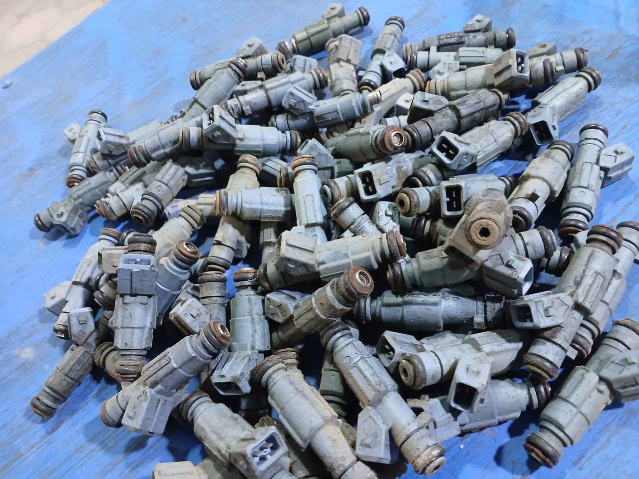 ب25 الف نوزل تفصيخ  للسيارات الكوريه والايرانيه والصينيه العنوان ناصريه والتوصيل موجود لكل المحافظات ***********
النترا سيراتو صول ريو افانتي حجم 1600 
نوزل كوري حديث محرك 1800 _2000
نوزل سنتافيا سورنتو من 2001 وانتهاء ب2012
نوزل بيجو فرنسي فيشه مربعه للسيارات الايرانيه والصينيه والاوبترا  محرك 1600
نوزل طويل فيشة مربعه 1600_1800للسيارات الصينيه جلي شيري BYD 
نوزل بديل الافانتي للدايو وباقي السيارات 1800
نوزل افيو بلاد تفصيخ النوزل الرفيع 1600
نوزل بديل الونجي آل 6سلندر وآل 4سلندر 
بلك تفصيخ قصير 16_16لجميع انواع السيارات 
بلك تفصيخ فحمي 16_16
بلك تفصيخ ليزري حديث 14_16
