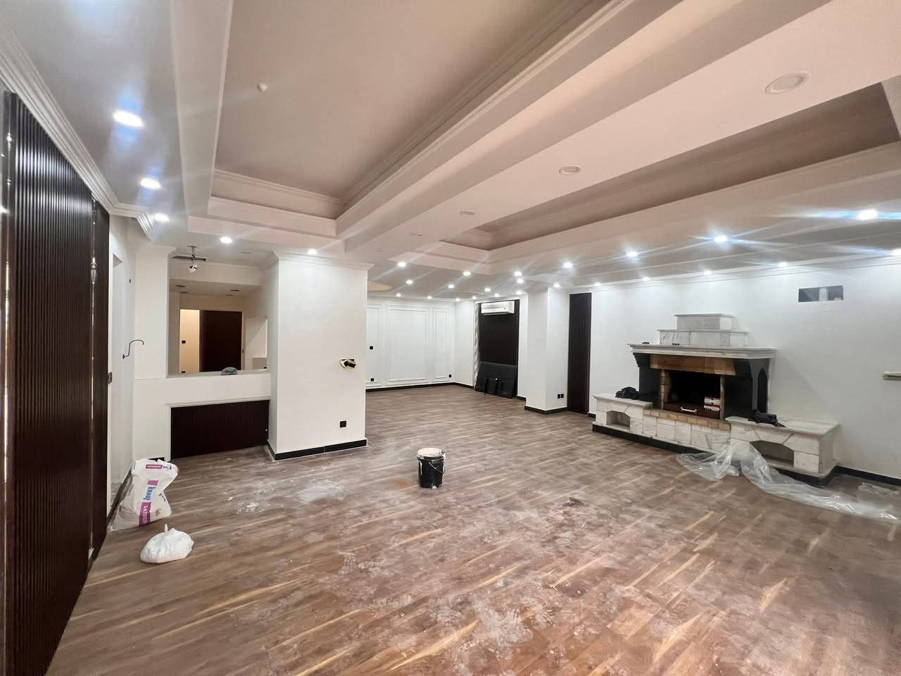 للايـجـار 🏠 الكرادة المسبح

عنوان العقار 📍 المسبح قرب قرية دجلة

🔶 المساحة  400  مـتـر

يحتوي على كراج وحديقة وصالات عدد 2 وهول داخلي

وغرف عدد 6 ومجموعة صحيات ✔️

الدار مجهز اثاث مطبخ وسبالت 

❗️❗️للشـركات والمكاتب التجارية ❗️❗️

ــــــــــــــــــــــــــــــــــــــــــــــــــــــــــ
‎‏‎((شركة دار السلطان للعقار حيثٌ تَلتَقي الرُوٌية ,بلتَمَيٌز ))

❗️❗️ نسـتـقـبل العروض البيع الشراء والايجار ❗️❗️

بيع - شراء - ايجار - ادارة امـلاك - مقاولات عامة

‎‏‎📊كل ماعليك الاتصال أو المراسلة على الصفحة *ʲᵒⁱⁿ ᵘˢ*

 حسن زوانة *********** - ***********

‎‏‎الفرع الاول /عرصات الهندية مجاور فندق بلوم 

‎‏‎ الفرع الثاني /الـسـيـديــة الضباط مقابل افران الرباط

‎‏‎‏‎زبائننا الكرام بِكُم نَرتقي ونَتشرف بزيارتِكم ونَفتخر بخِدمتِكم ❤
