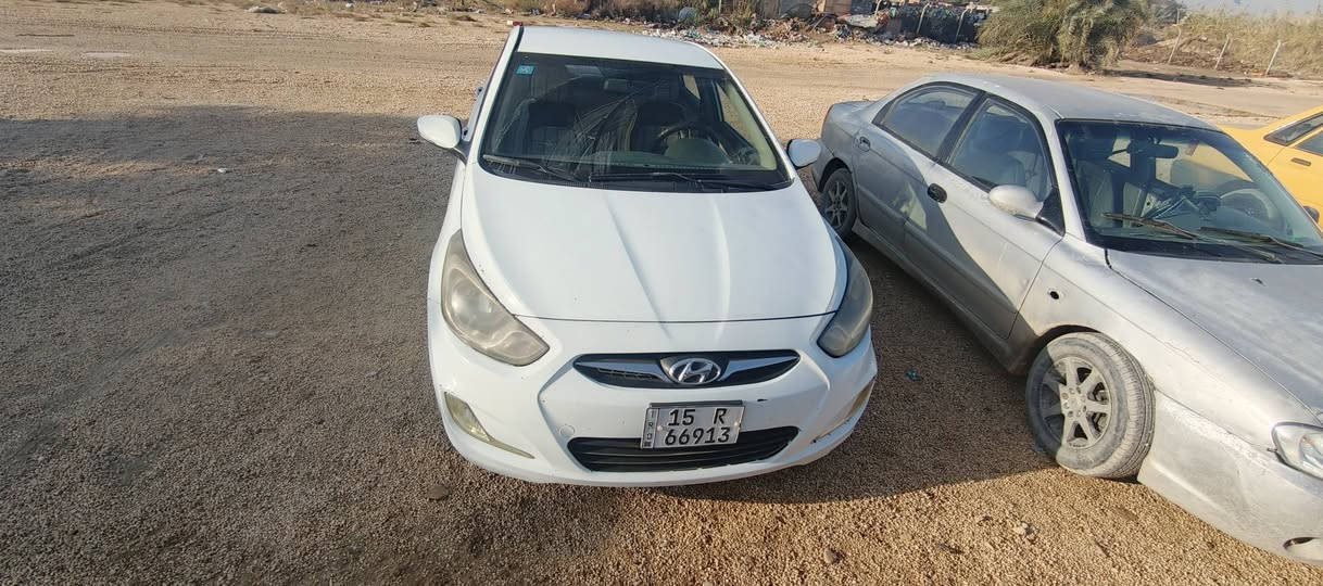 السلام عليكم اكسنت ١٢  بيه ٣ قطع بدون دواخل المكان كربلاء طويريج
السعر ٨٥ او بيه مجال  *********** رقم انكليزي وين ما ايعجبك اداور
