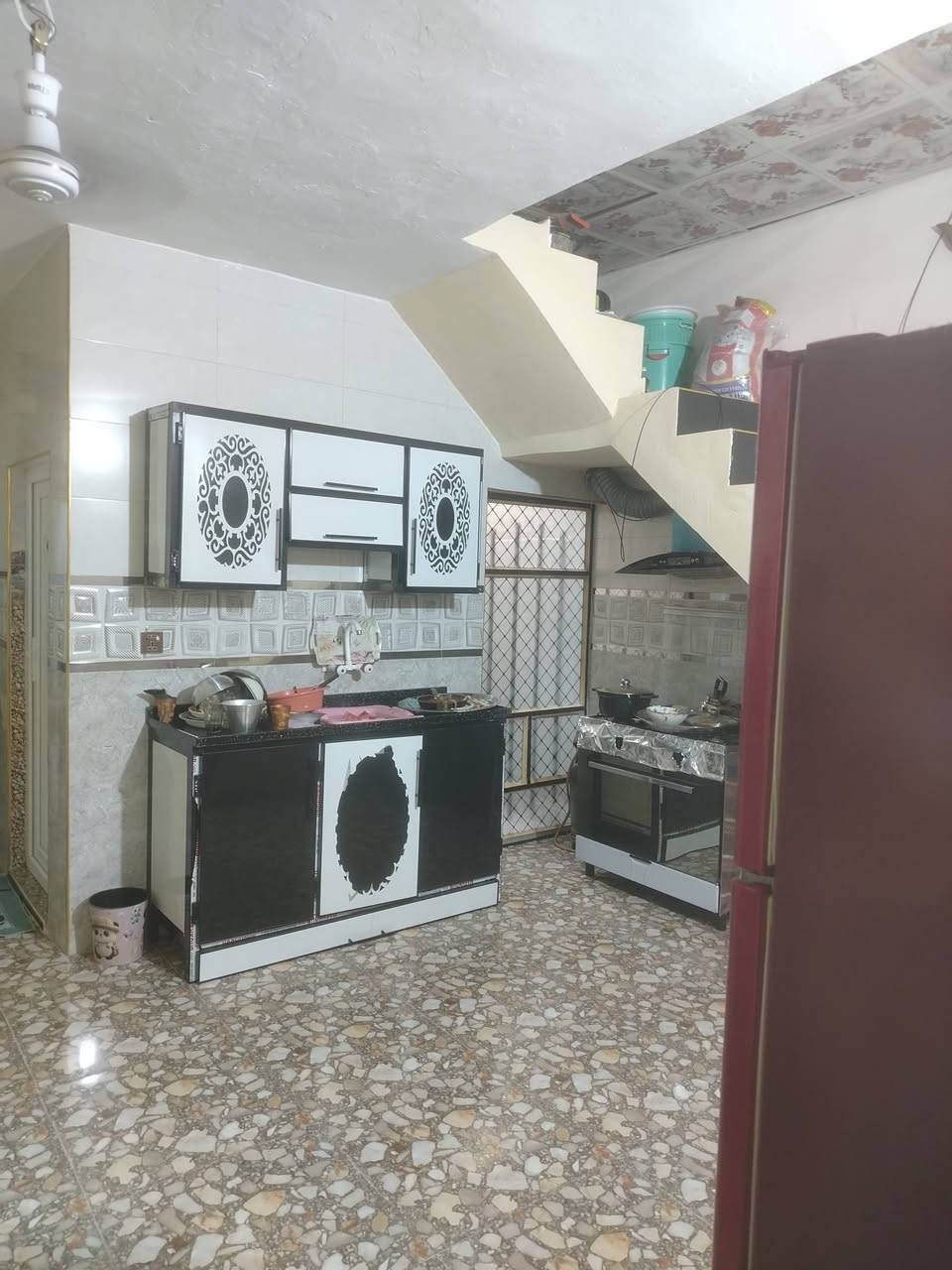 بعد توكل على الله
استثمار استثمار
دار البيع
مساحه ١٠٠ متر
الموقع تحرير الحولي
طابو صرف زراعي قرار 25
كلشي كامل فقط نقص البيتونه سندويج مسكفه حالين مؤجر ٢٢٥ الف
خدمات كهرباء مي مجاري شارع تبليط
خط ظوئي الاتصال على الرقم *********** خاص مفتوح أو واتساب سعر مناسب
