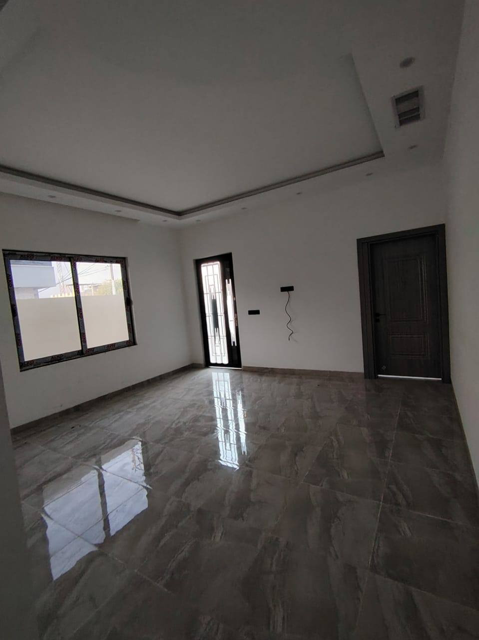 � #عروض #مكتب #الثقة #للعقار🏡
📍 الموقع: الموصل –حي-النور]
⚡دار-للبيع-الفرع قبل دانيا ماركت
📐 المساحة:120-متر- زيرو
🛏️ عدد الغرف: [4- غرف نوم ]
🛁 عدد الحمامات: [2-حمام ]
🍽️ مطبخ + صالة + كراج + سطح 
✨الاتجاه-شروق💥
✨ المميزات:* 
على-شارع-بعرض-20-متر
✅ موقع حيوي وقريب علسوق
✅ بناء مرتب سنة2026
✅ سند طابو

💸 السعر: [ يُذكر عند التواصل / او الاتصال ]
📞 للاستفسار اكثر الاتصال على الأرقام التالية:
*********** شاكر ابو يحيى
*********** عمر النعيمي
*********** عثمان النعيمي
***********
📍 موقع المكتب سايدين حي التعليم العالي 
📍 الموصل – بعد بوابة غزل ١٠٠م
✨متابعه -الحساب-ليصلكم-كل- ما هو جديد
📌 نستقبل كافة العروضات داخل جميع أحياء الموصل الايسر
