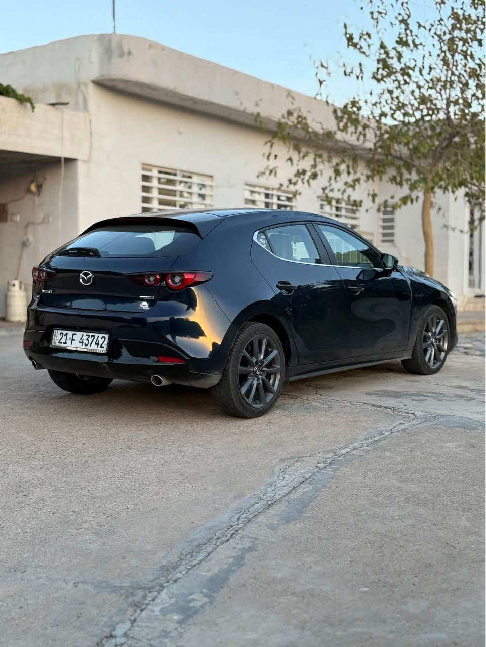 mazda 3 hatchback 2023.         
نرخی 139$

مەکینە ٢.٥ بێ تۆربو مەرغوب
بێ دەبڵ ئەکسل
دوو پارچەی گۆڕاوە (بۆنیت وچەمەلەغ)بە بیلاد بێ بۆیاخە تەنها  ئێرباگی سوکان سیستەمە لای سەکن بستێک ساردی پێوەیە 
فول مواصەفات
بەصمە
سڵایت
کوشن جلد
کوشن هیتەر
کوشن خەزن
گێچ ئەلکترۆنی
ڕاداری ئاوینە
ڕاداری پێش 
خەتی جادە
ئێمەرجنسی بریەک
لایت لید و ئۆتۆ
فڵچە ئۆتۆ
برێک بەصمە و ئۆتۆ
کامێرا
شاشە گەورە
کارپەلی و ئەندرۆید ئۆتۆ
سوکان ڤۆلیوم و تەحدید سورعە
گێر ئۆتوماتیک و عادی
چوار تایەی تازەی لە ژیرە
ڕۆنی تازە بۆ گۆڕاوە
 سەناوی تازە تا ٢٠٣٠

7721557945 السليمانية, العراق
