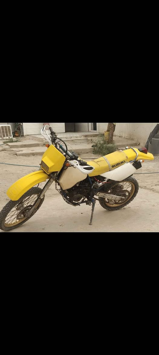 قفاز سوزوكي شاد الهه مكينه 200  cc مكينة جديدة قفلهه750 الف.  دراجه شغاله من الطول للطول بيهه او راق منفيس  اوياهه غراض احتياطيه انطيهن  ي الدراجه أوراق. مكفوله عشائر سرقه مكفوله كفاله عامه قفل قفل قفل من الخير اب 750 الف غير هاذا السعر ابد ما ابييع مكاني ناصريه شراي اتصل *********** Colombo, Sri Lanka
