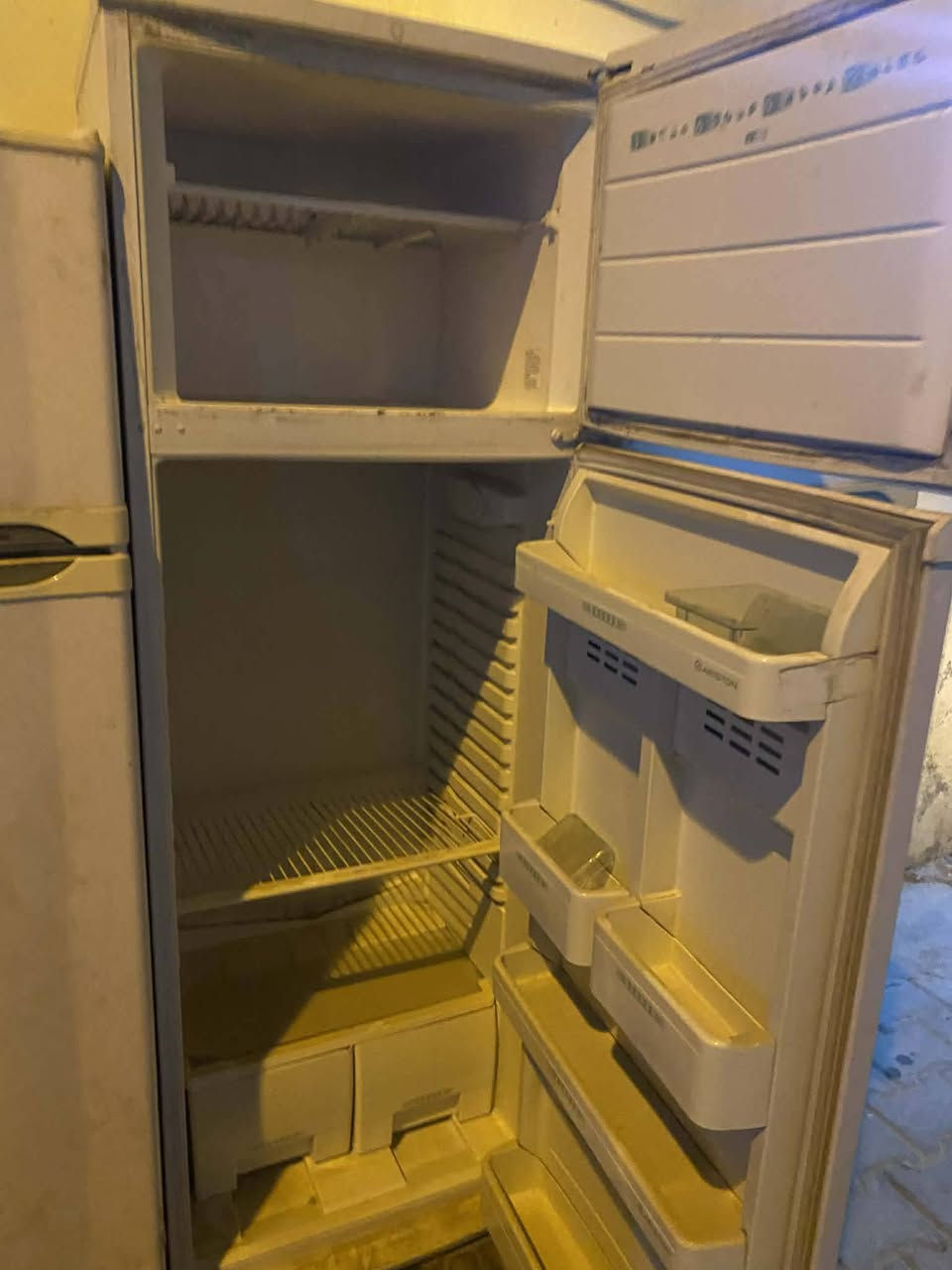 ثلاجات للبيع ببهن بخاخ وليهن فريز مال مزاد *********** نجف كوفه
