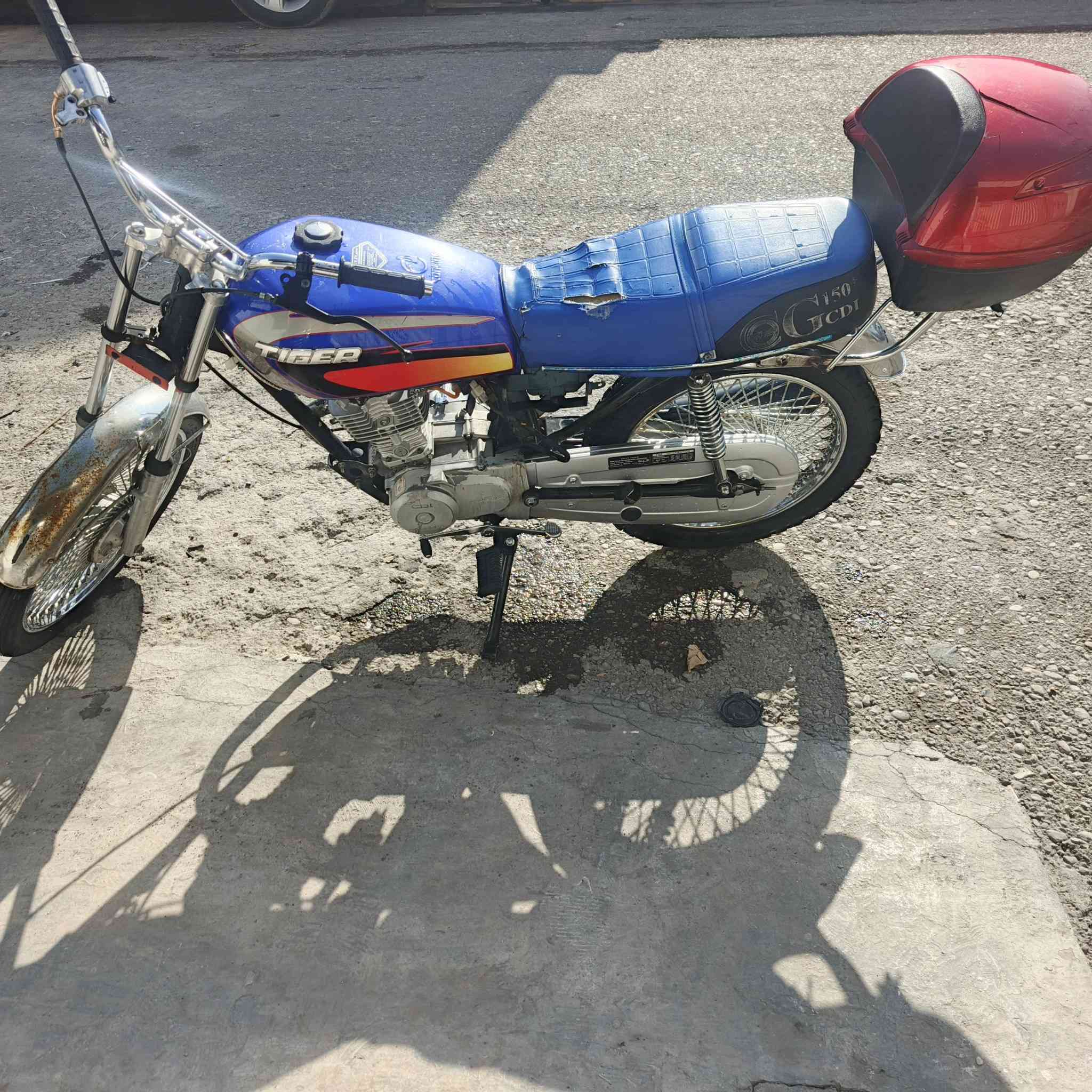 السلام عليكم خوان مطور البيع سعره 225وبي مجال حك الجيه ***********
