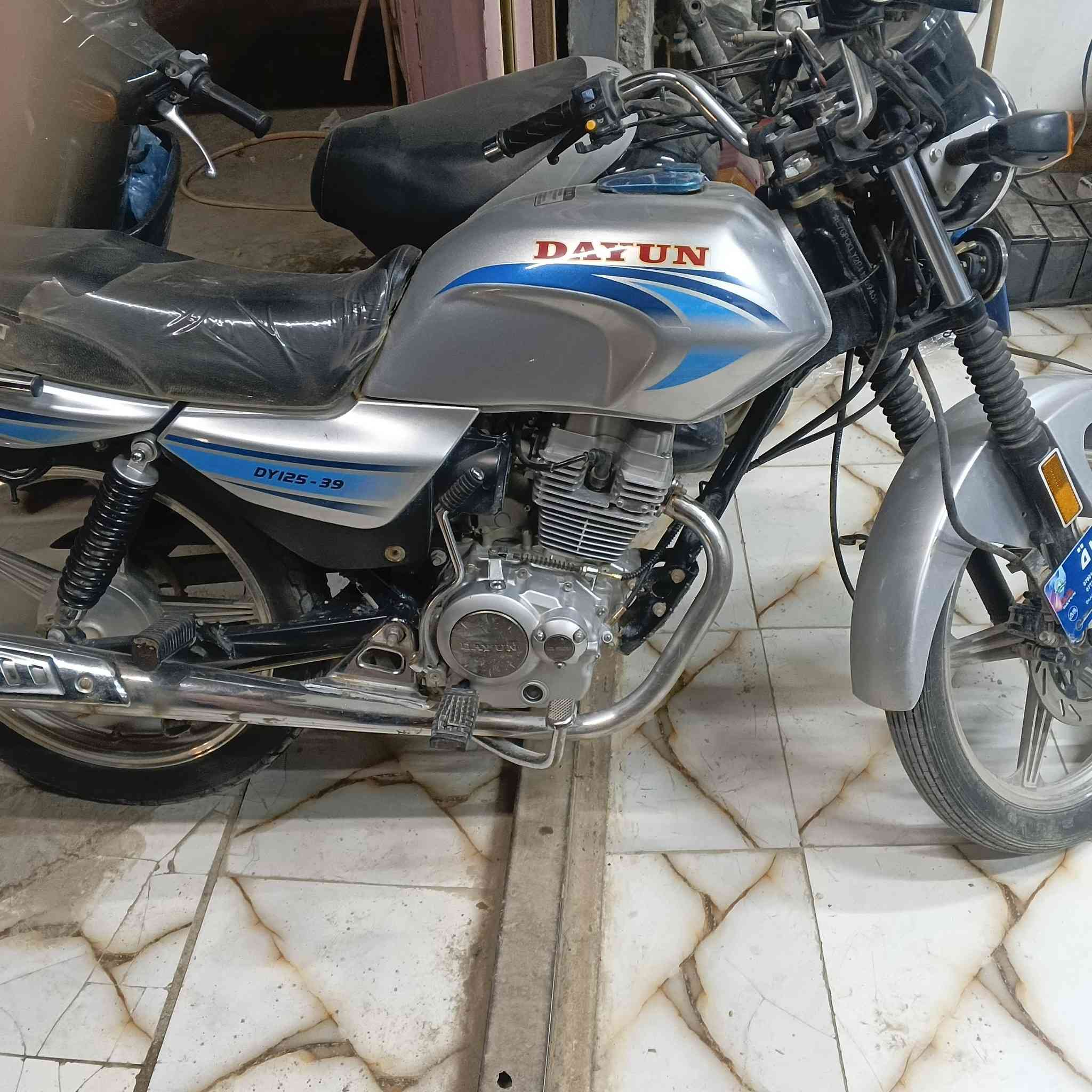 سلام عليكم دراجه دايوان 
موديل 23
***********
