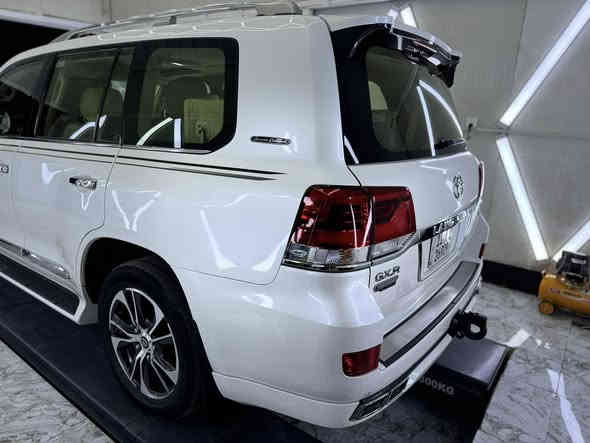 السلام عليكم لاندكروز ٢٠٢٠
ساز (باب اول  ) ماشيه 118  الف جديد + نضيف 
فول موصفات 
فتحه 
بصمه 
كشنات جلد وكهرباء 
دبل ماوس 
باب خلفي كهرباء 
شاشات خلفيه 
شاحن واير ليس
زراك لايت 
ولايت زنون
مري جانبيه قلابه
دشبول لكزز
تشغيل عن بعد 
سياره مكفوله كفاله عامه لا صبغ لا تبديل شرط بيها فقط بارد BED ع كد اصبعين اثر شخط بسيط ومكحل في الجاملخ الخلفي 

السعر   540$ وبيها مجال للشراي 

للتصال  ***********
العنوان بغداد ( العامريه )
