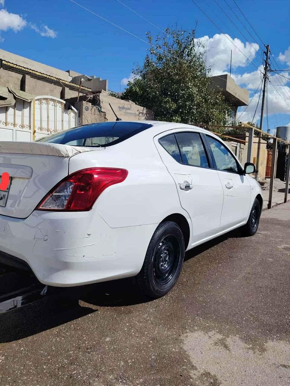 نيسان صني موديل 2019
بدون تبديل و لا ضربة
سيارة نضيفه مال بيت
بطارية  تايرات جديد بدون مصرف
سعر 108 شوي مجال للطيبين
موبايل ***********
         ***********
