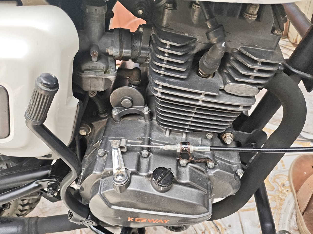 سلام عليكم ورحمه الله وبركاته دراجه 
ديوان موديل 2021 دراجه كفاله عامه السعر مليون 400وبيها مجال الشراي قليل ***********. العنوان البصره القبله
