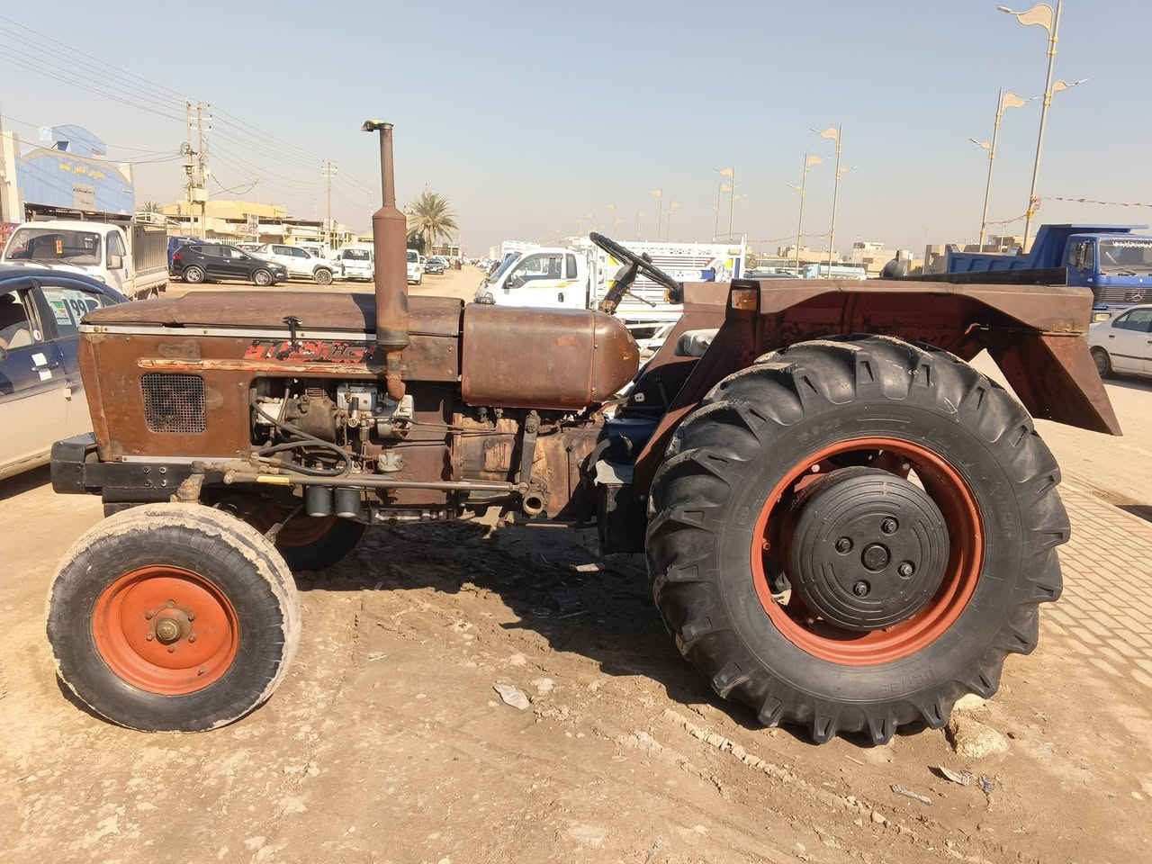 سلام عليكم من رخصت مدير الكروب البيع عنتر موديل87 رقم وسنويه بدون تحويل راعيه موجود بس بيعه بدون تحويل سعر5500مكينه مكفوله كير محرك هودرليك صدر جديد باور جديد تايرات نضاف***********
