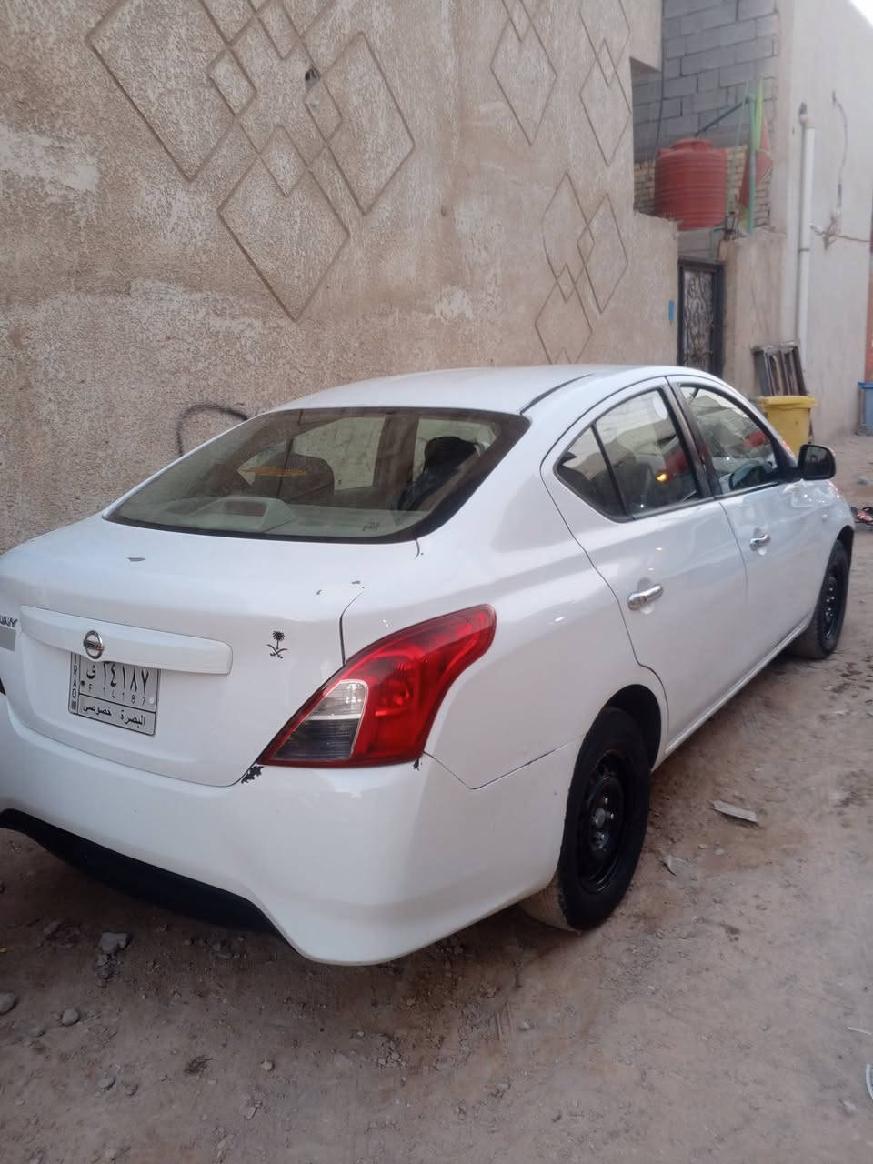 نيسان سني هندي موديل 14
سنويه ما منتهيه لل 27 راعيه موجود يريد يحول السياره بيه ٣ قطع بنيد وبابين صفحت السائق ومكينته نص عمر كير تبريد ثلج كفاله السعر 70 وبيه مجال مكاني بصره مناوي لجم شراي تواصل وياي ***********
