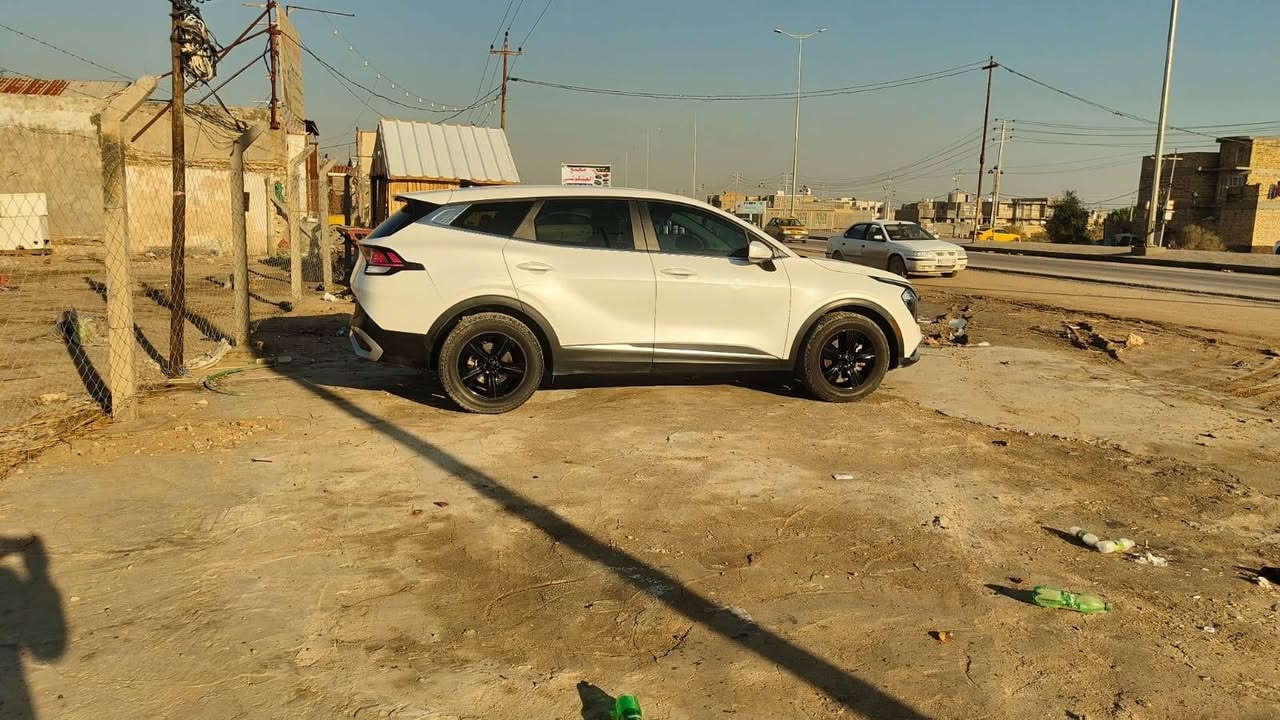 سبورتج 2023. ضرر موضح بالصور سعرها. 175 قفل قفل بدون رقم سعر مناسب 

للبيع او مطلوب مراوس بالاكسنت شرط نضيفة. او كيا ريو. او نيسان سني 

***********
